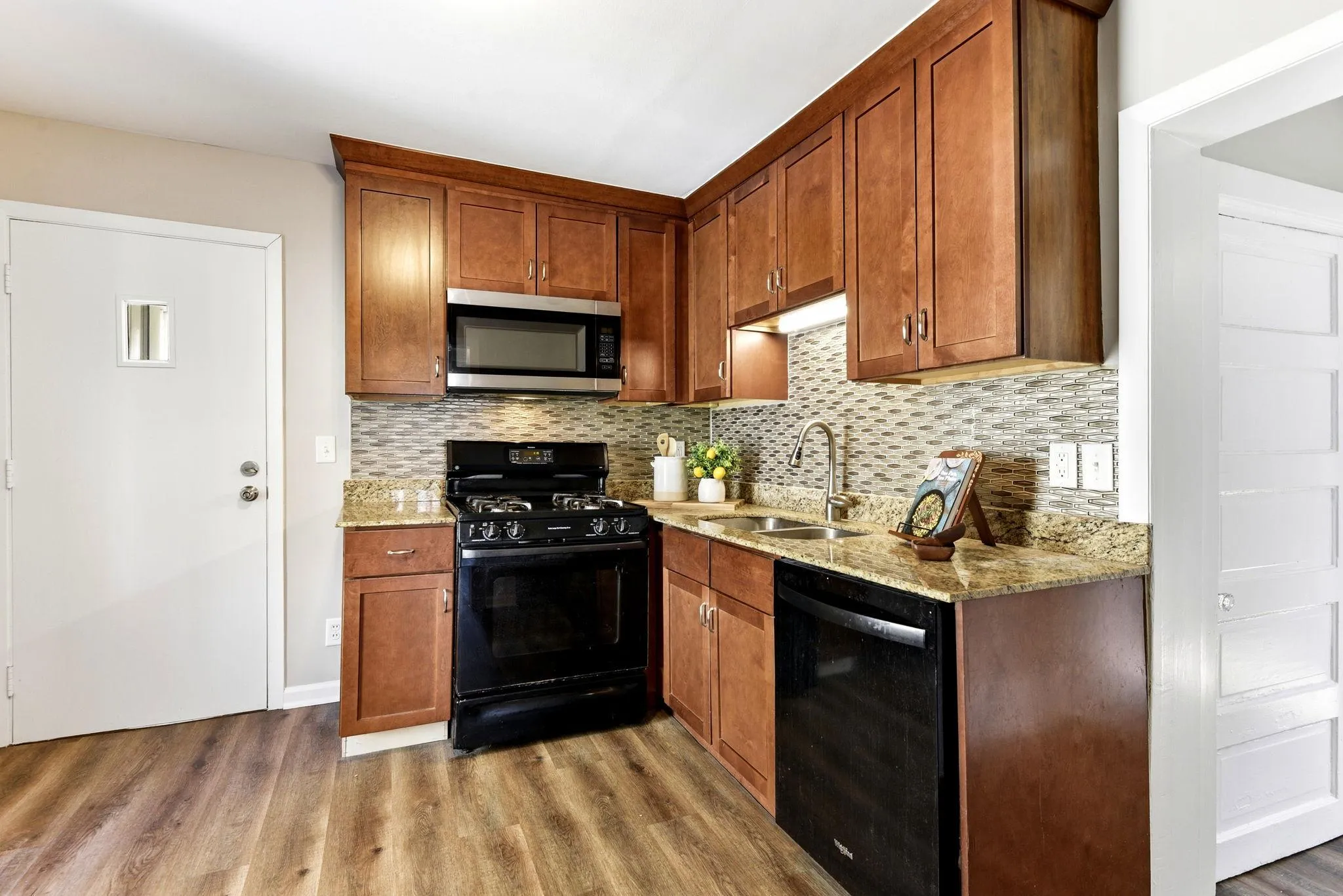 Photo 8 of 1530 Selby Avenue