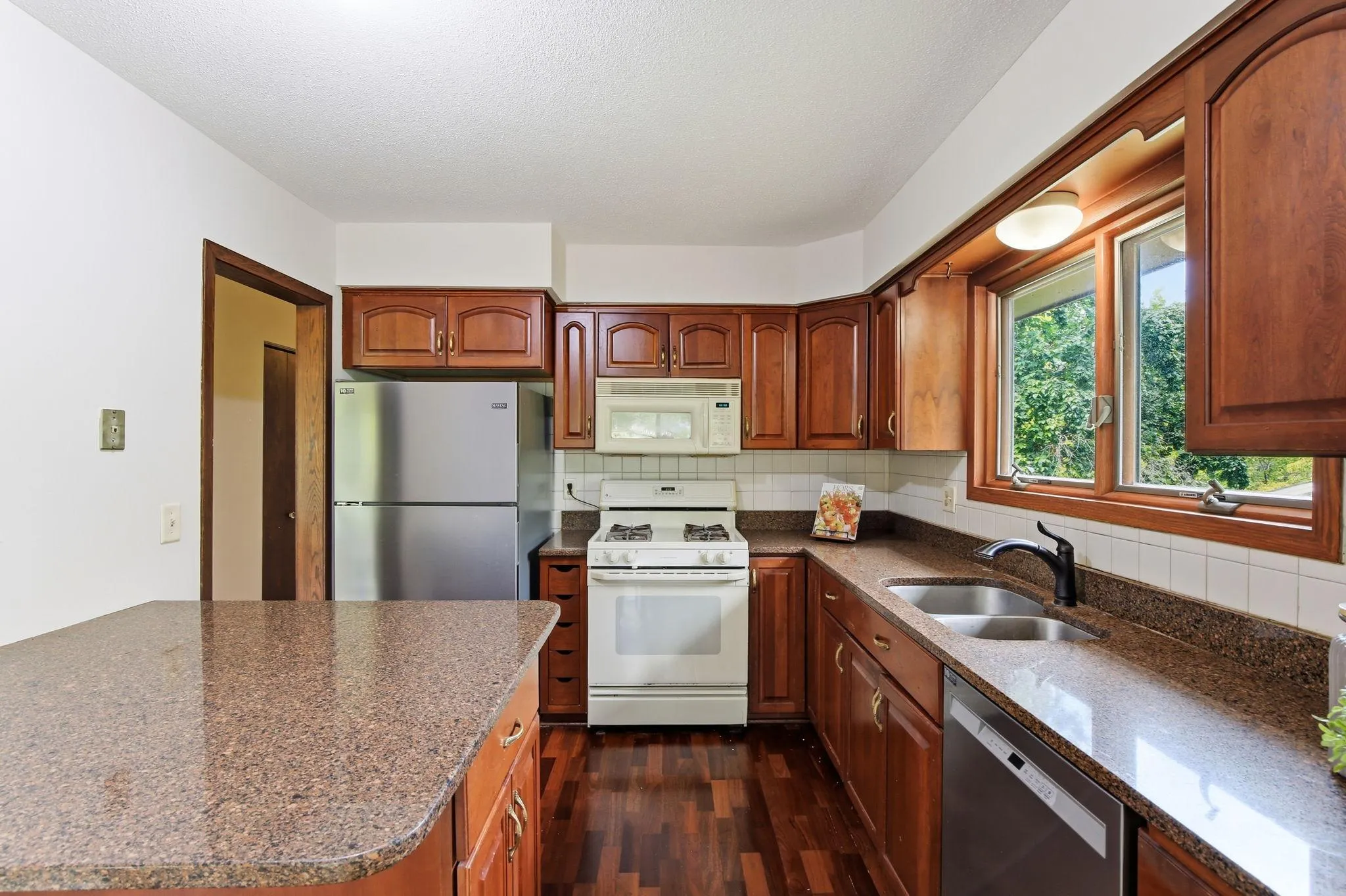 Photo 9 of 13121 Upton S Avenue