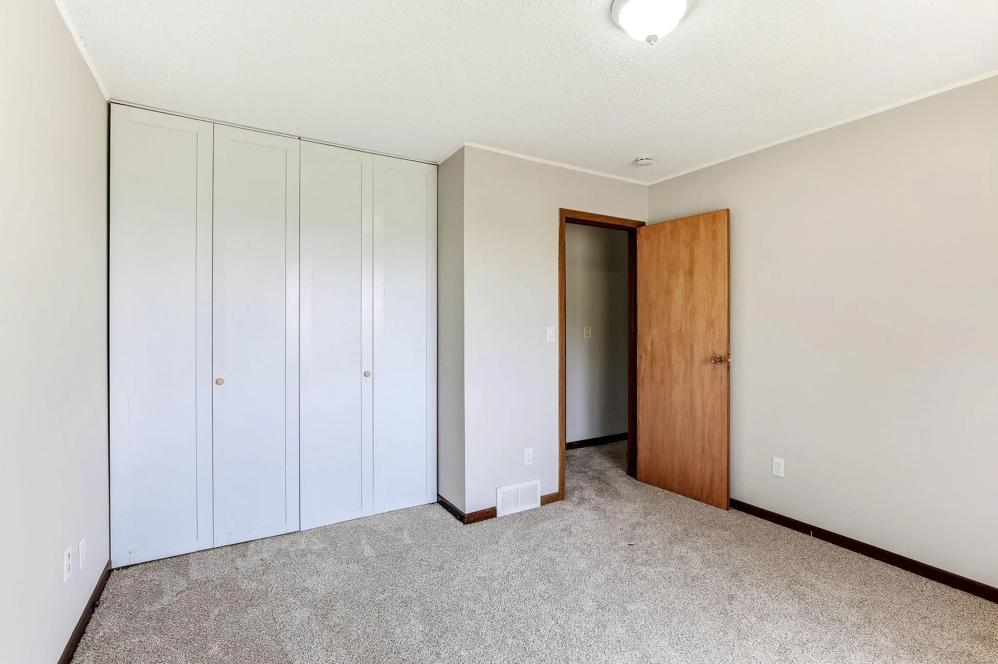 Photo 11 of 5512 Woodside Se Road