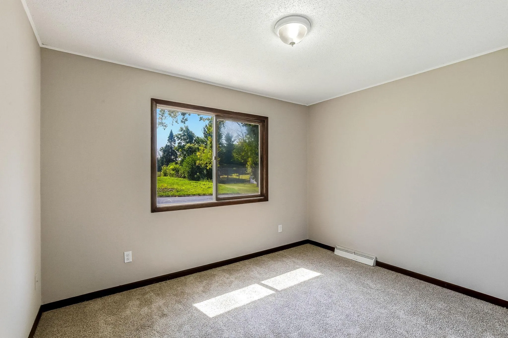 Photo 10 of 5512 Woodside Se Road