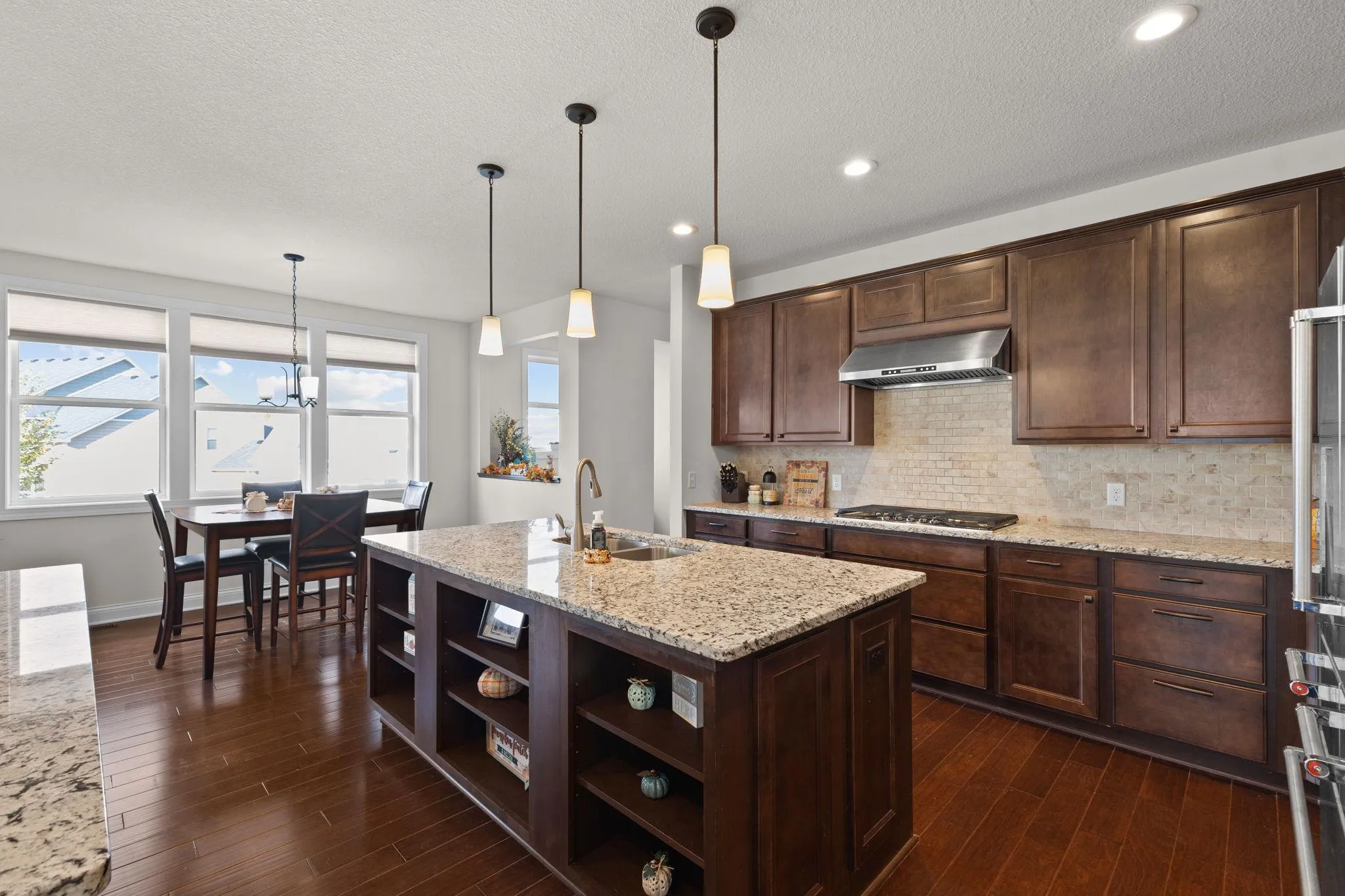 Photo 16 of 1540 Deephaven Drive