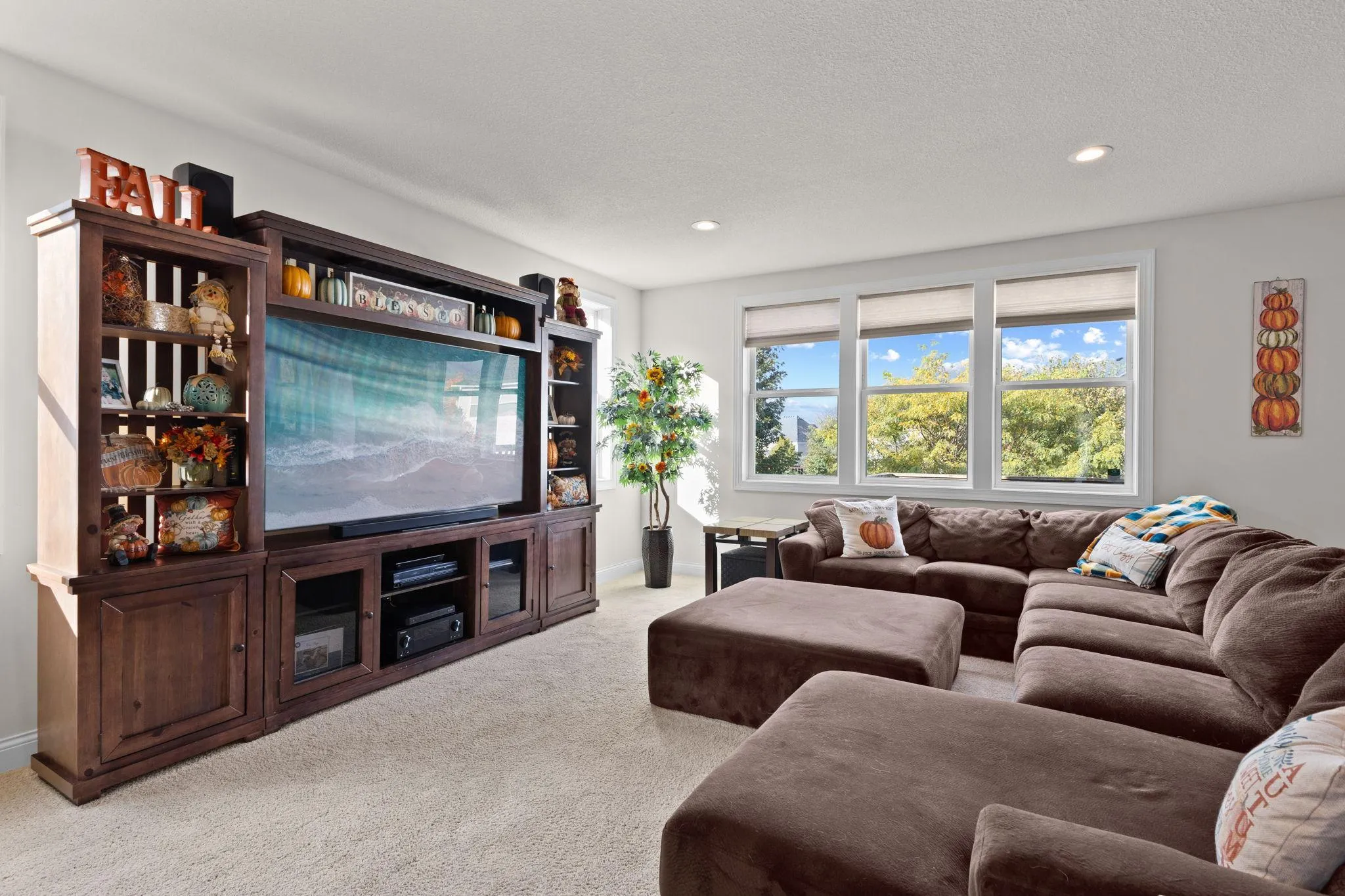 Photo 11 of 1540 Deephaven Drive