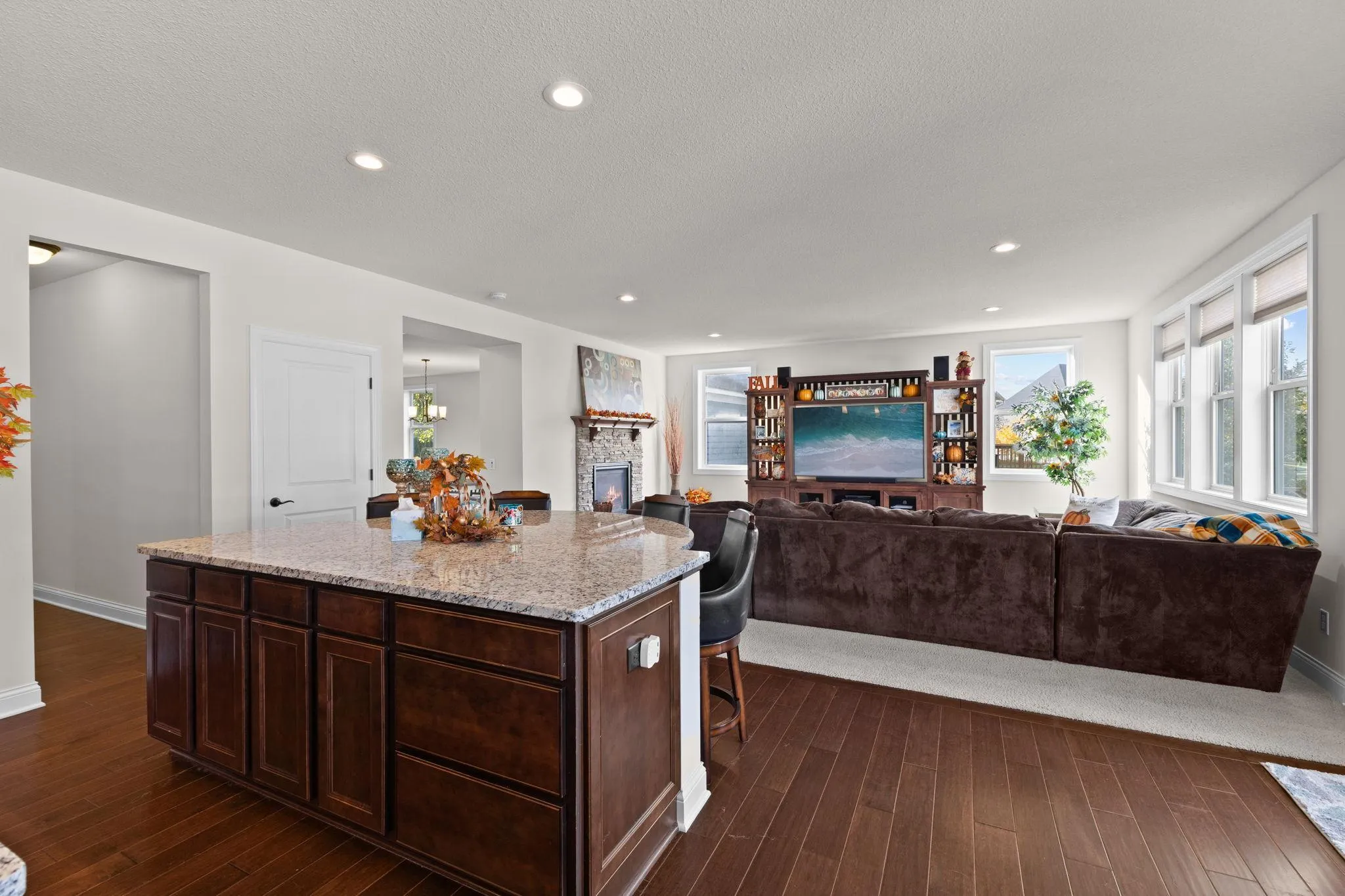 Photo 19 of 1540 Deephaven Drive