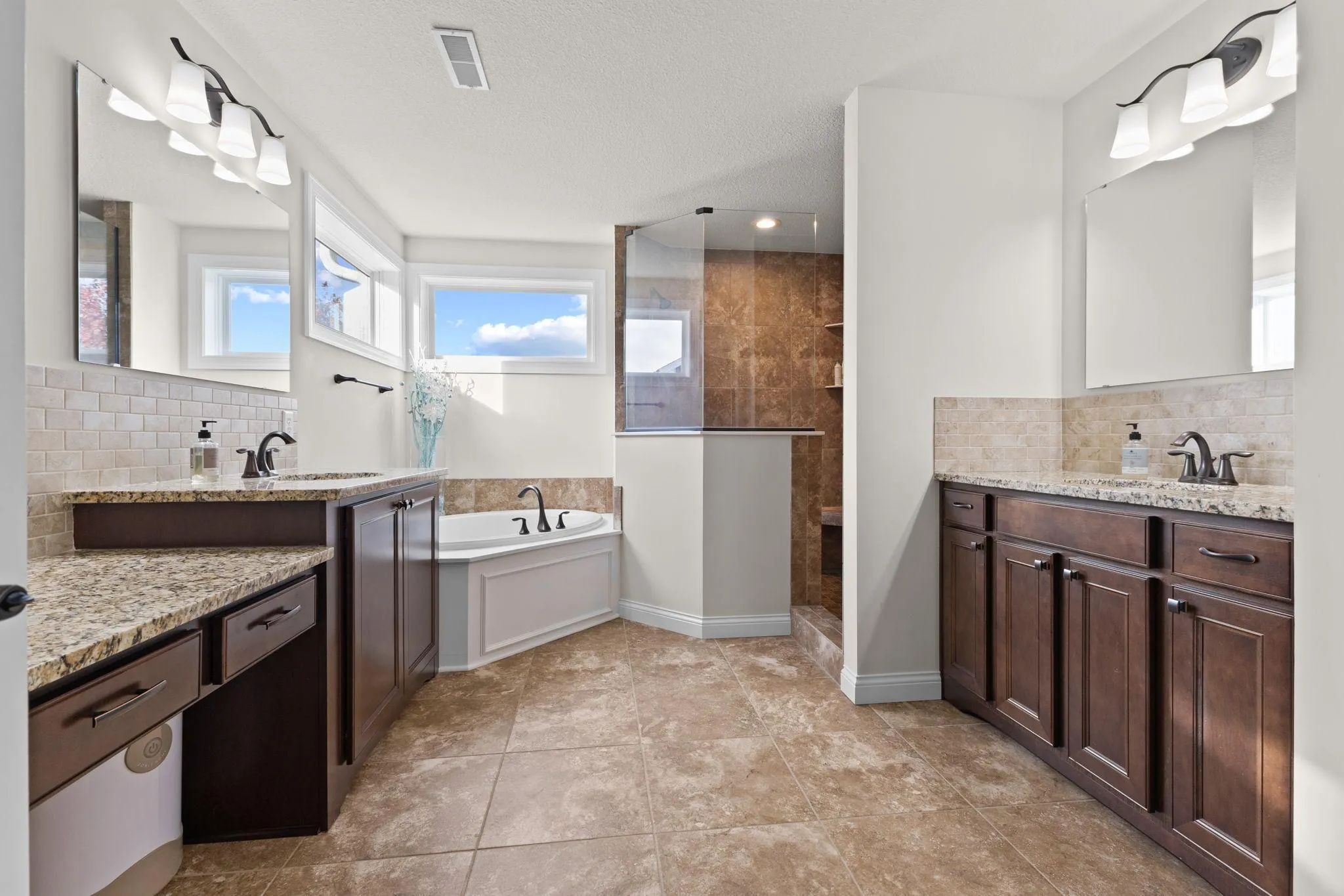 Photo 33 of 1540 Deephaven Drive