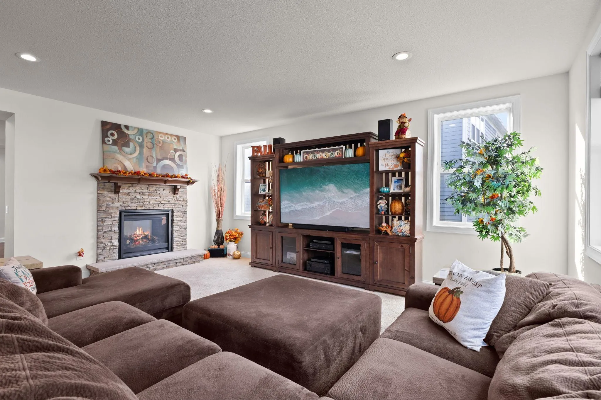 Photo 9 of 1540 Deephaven Drive