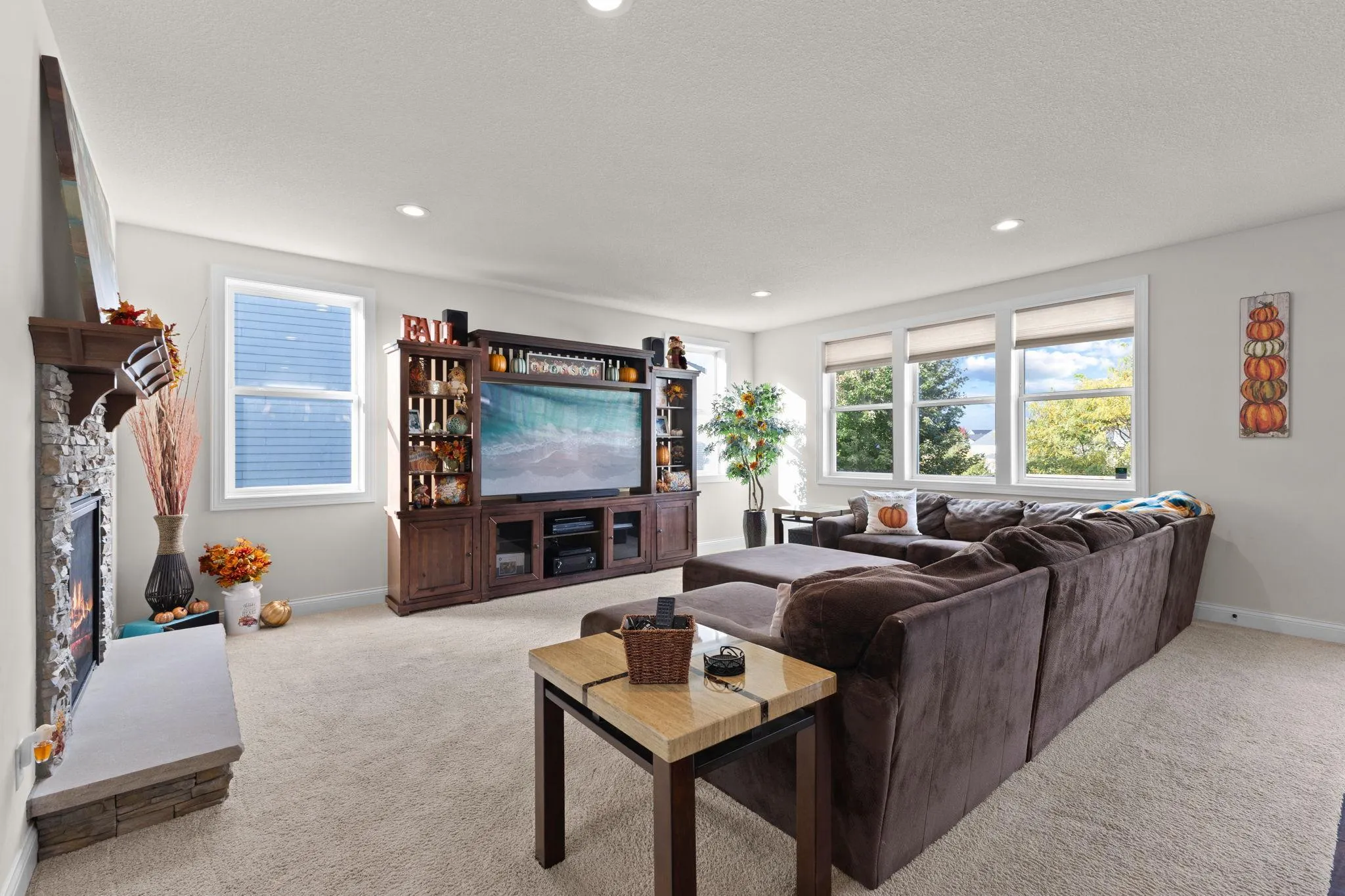 Photo 8 of 1540 Deephaven Drive