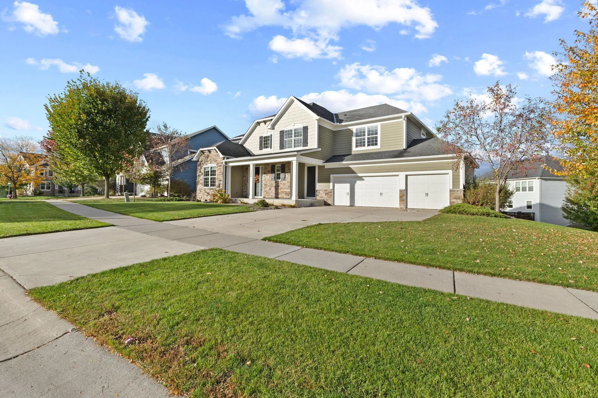 Photo 3 of 1540 Deephaven Drive