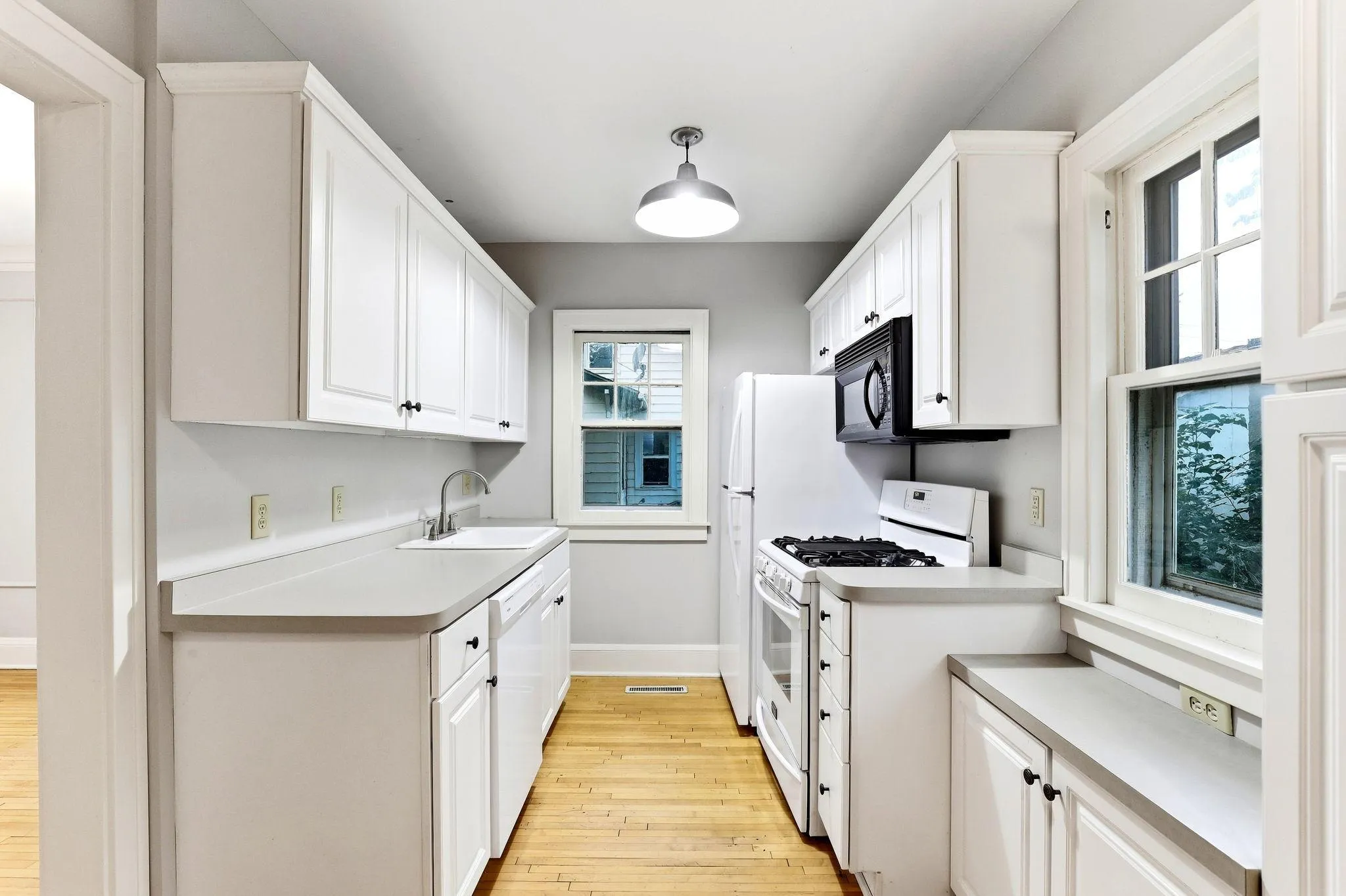 Photo 10 of 346 E 50th Street