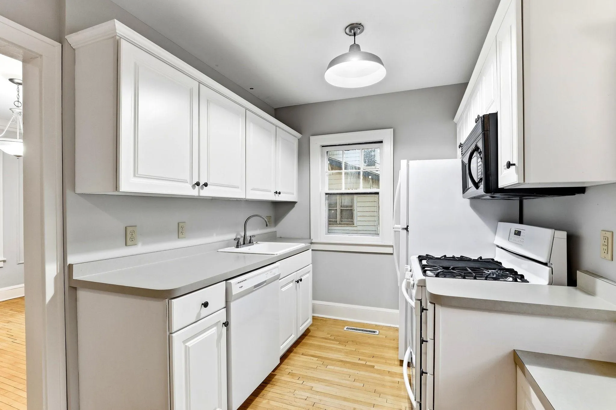 Photo 11 of 346 E 50th Street