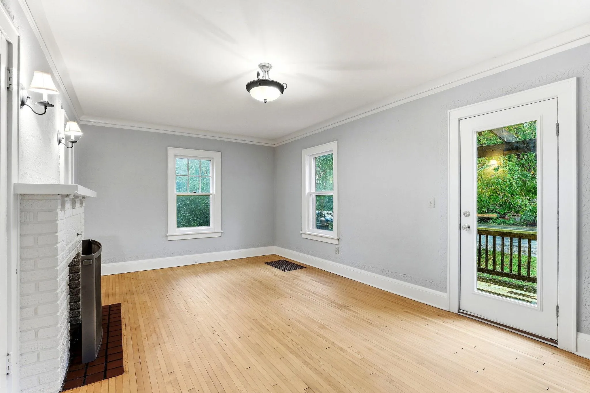 Photo 3 of 346 E 50th Street
