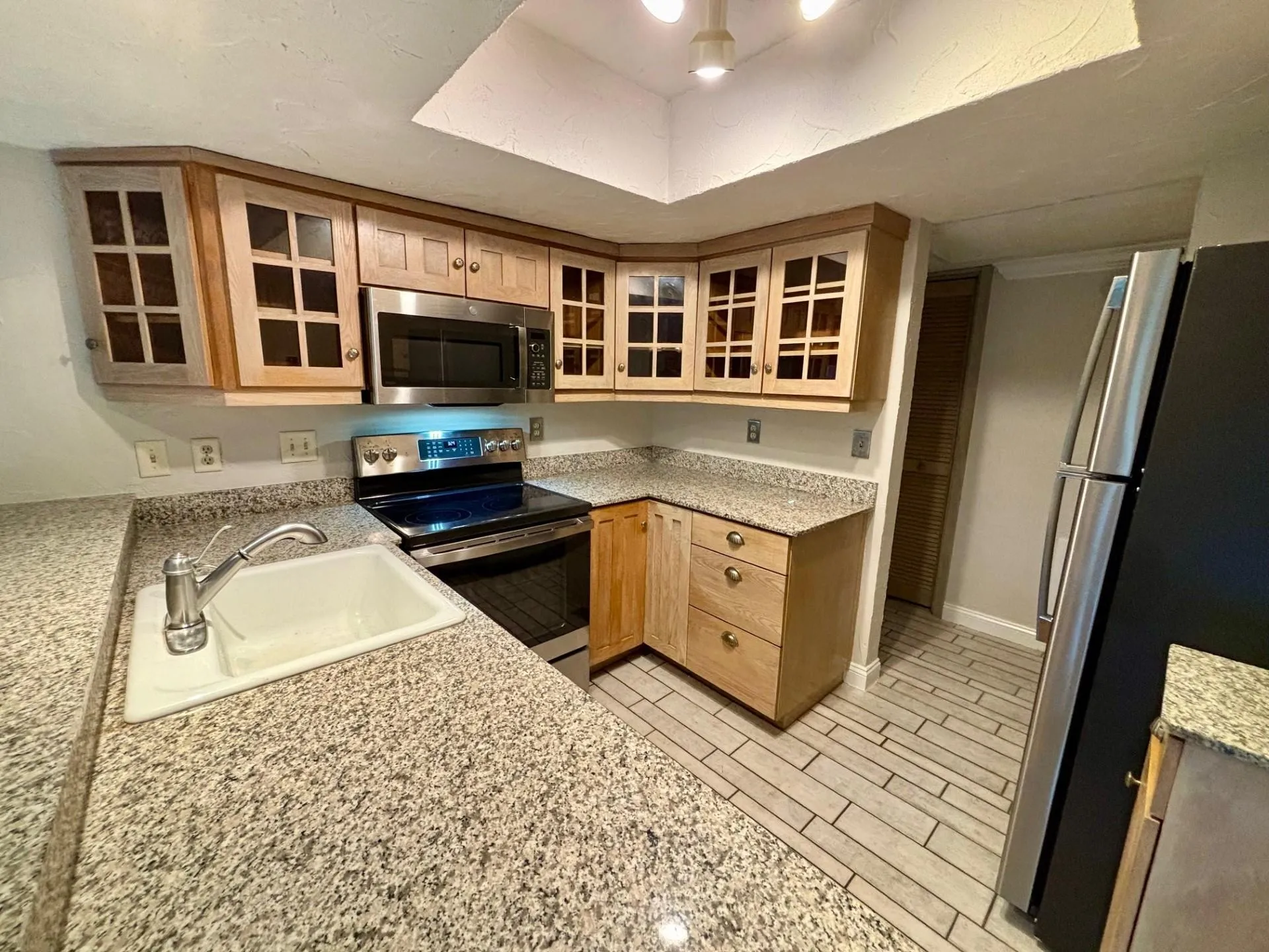 Photo 13 of 6075 Lincoln Drive Unit 201