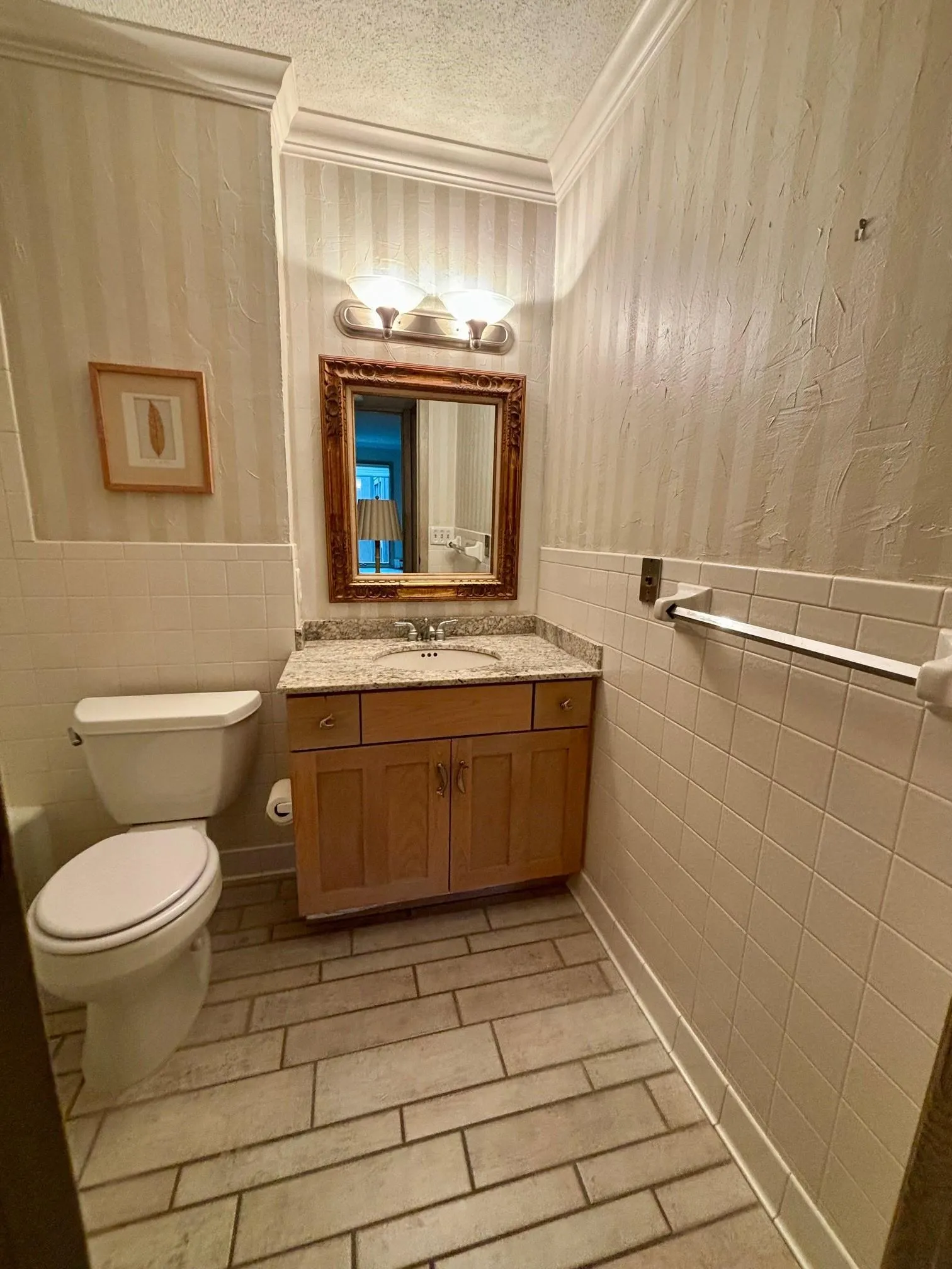 Photo 18 of 6075 Lincoln Drive Unit 201