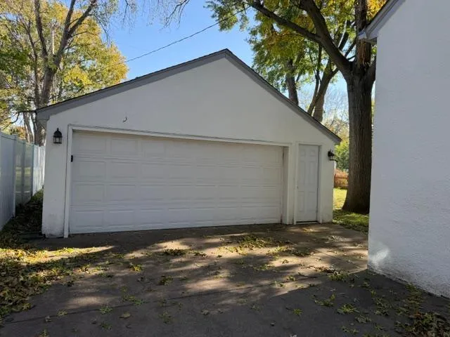 Photo 2 of 7431 Pillsbury S Avenue