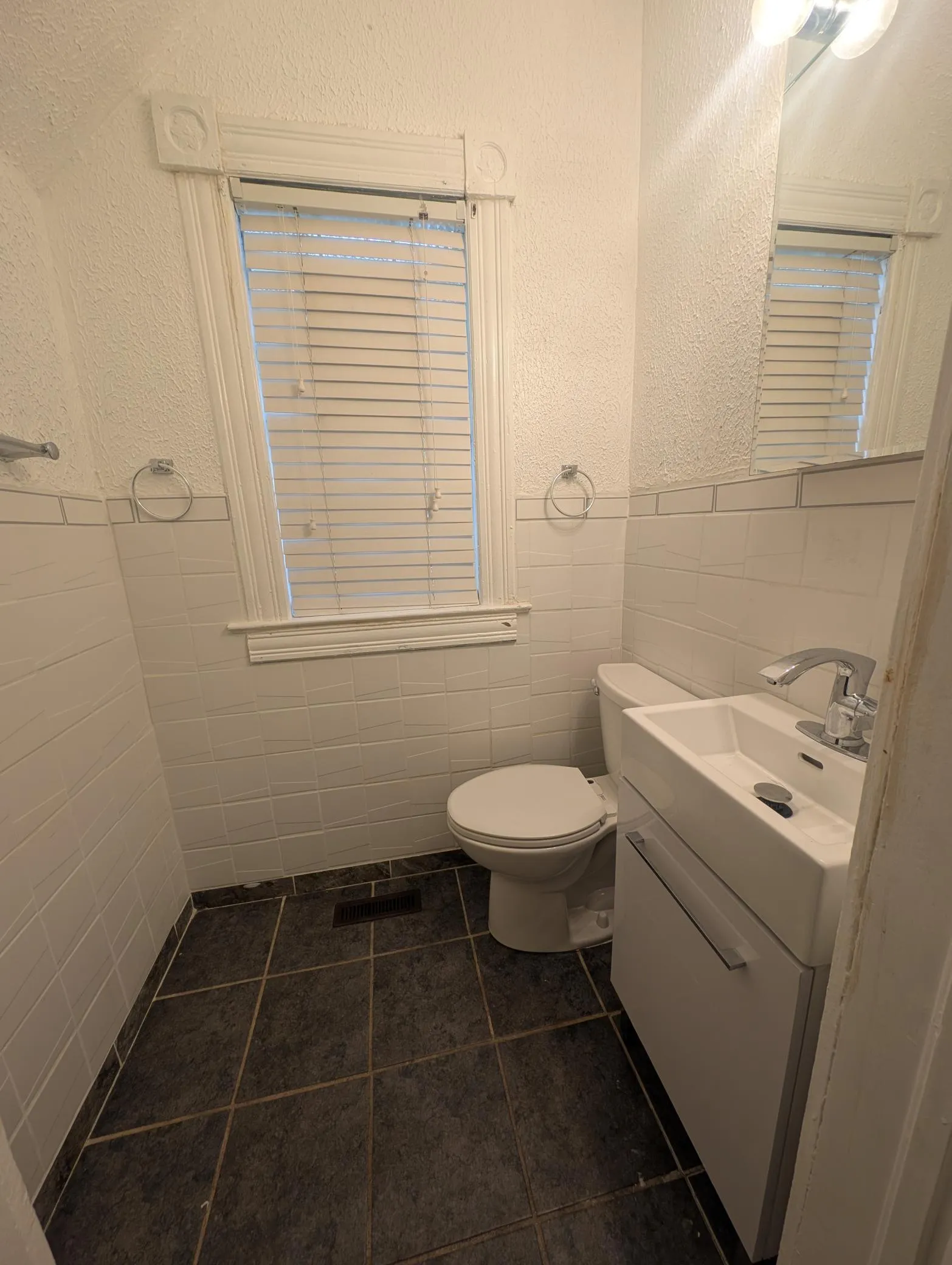 Photo 14 of 315 Chatsworth N Street