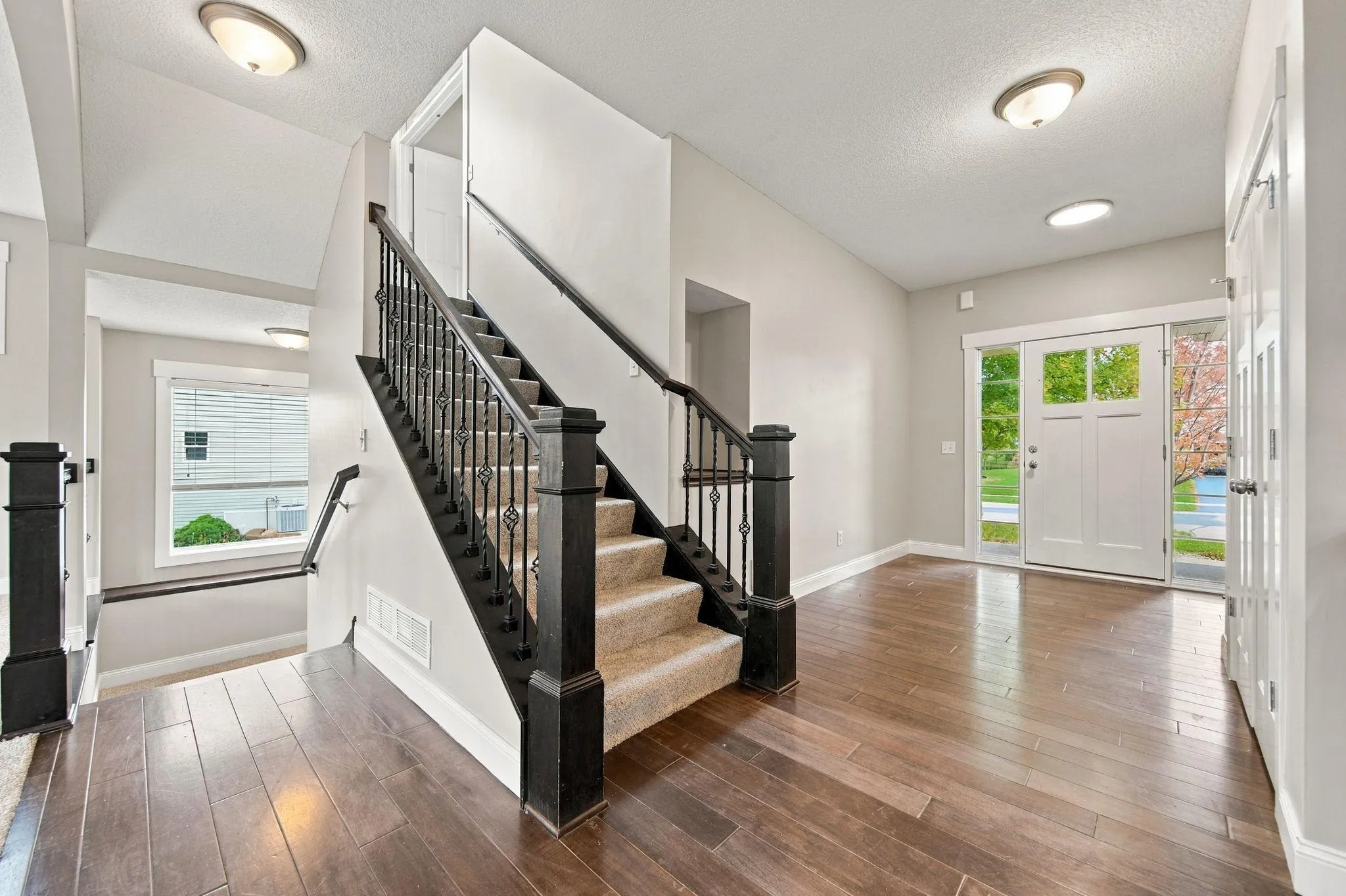 Photo 6 of 19317 Hilldale Avenue