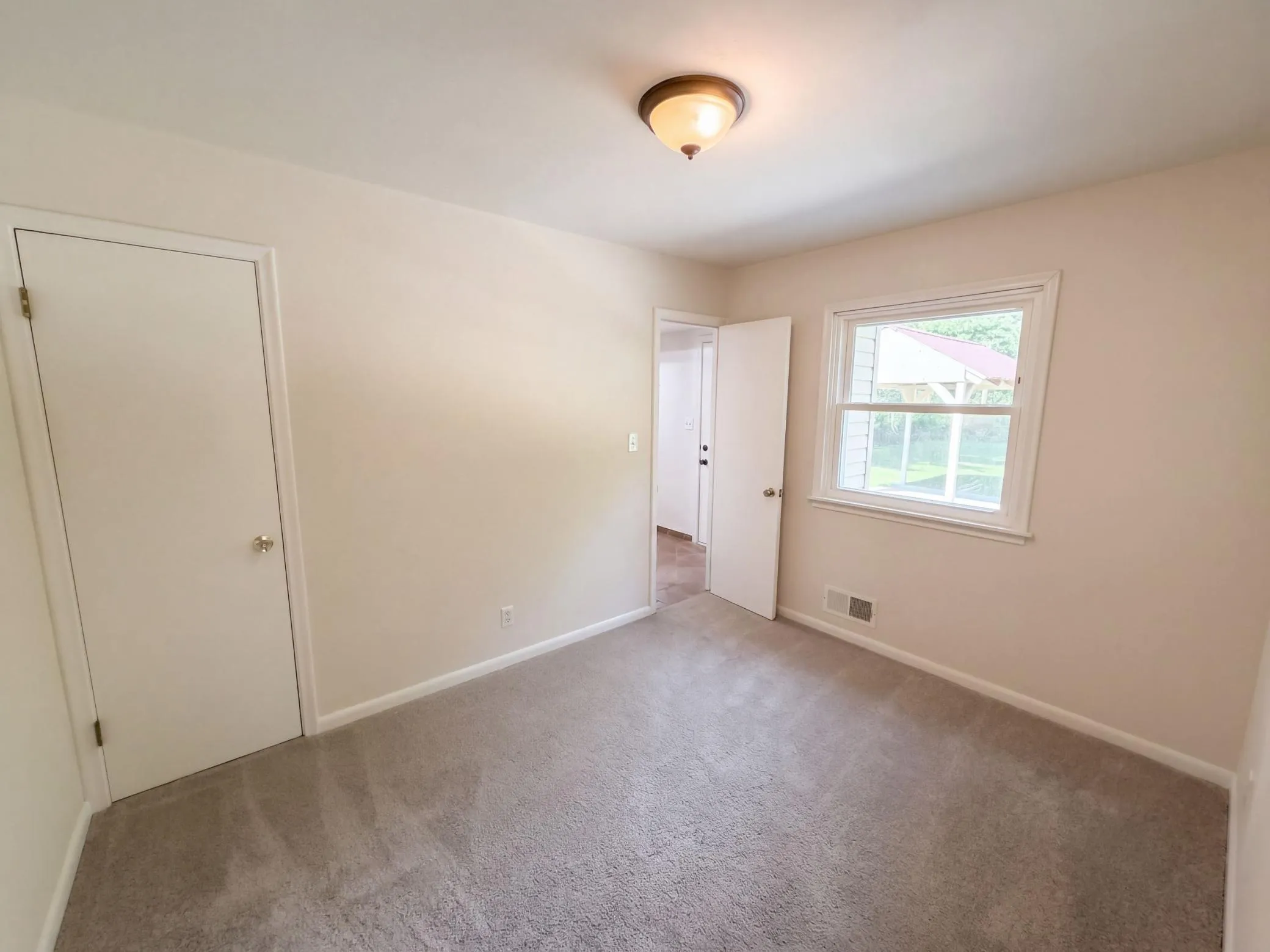 Photo 12 of 2517 Nokomis Avenue