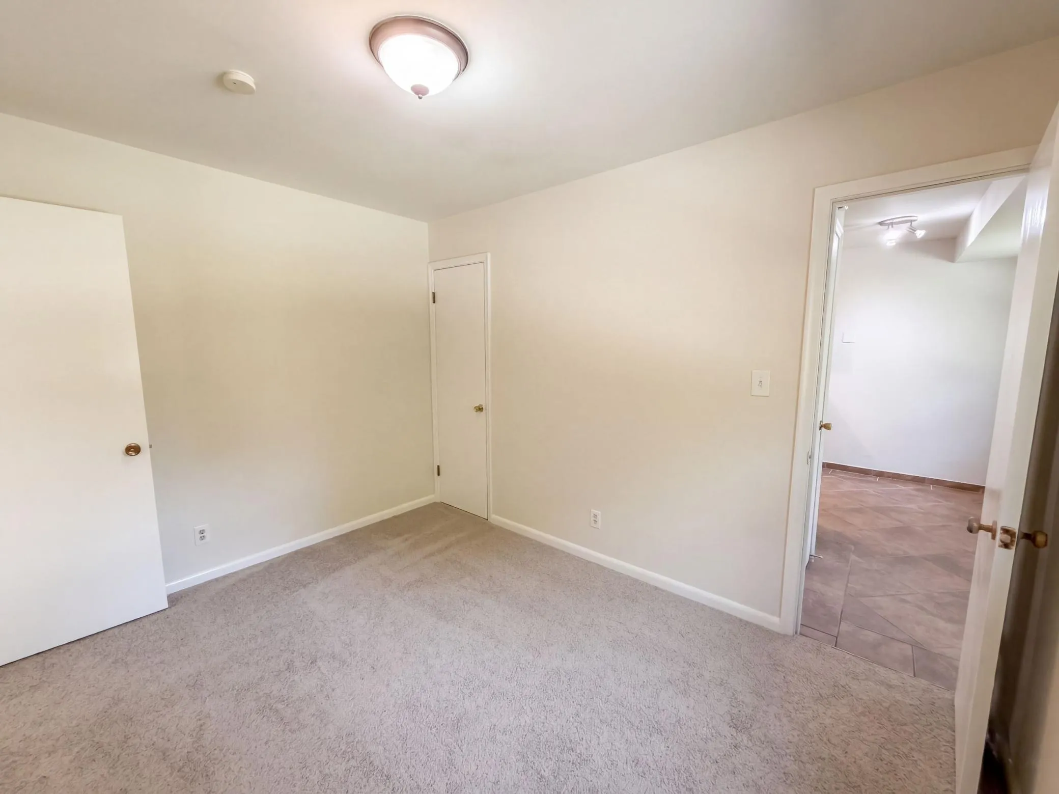 Photo 13 of 2517 Nokomis Avenue