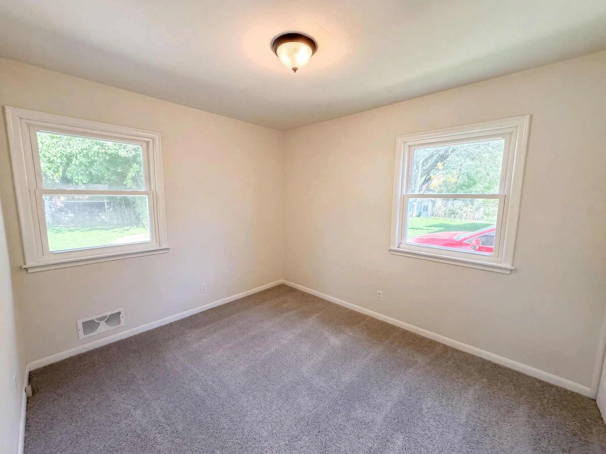 Photo 4 of 2517 Nokomis Avenue