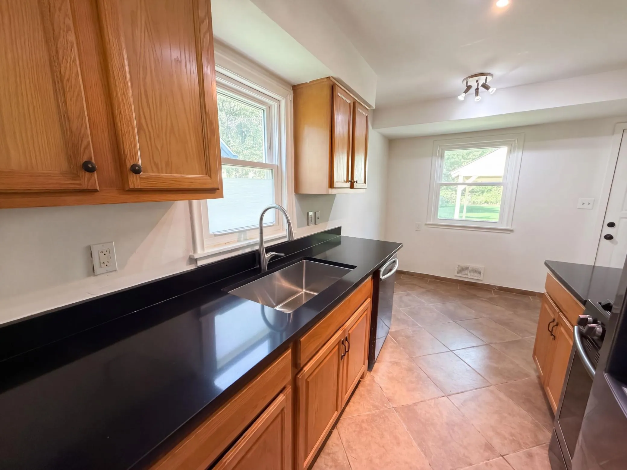 Photo 6 of 2517 Nokomis Avenue