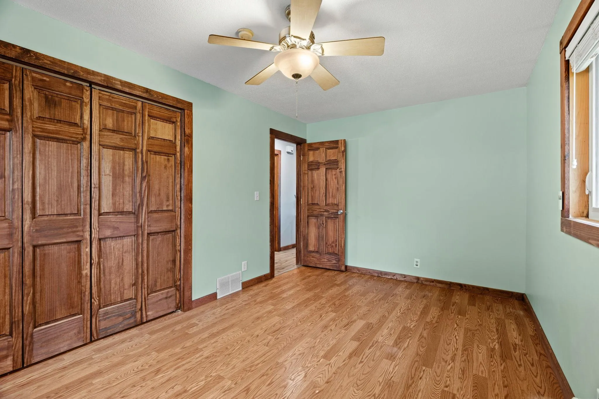 Photo 21 of 680 Hiawatha Avenue