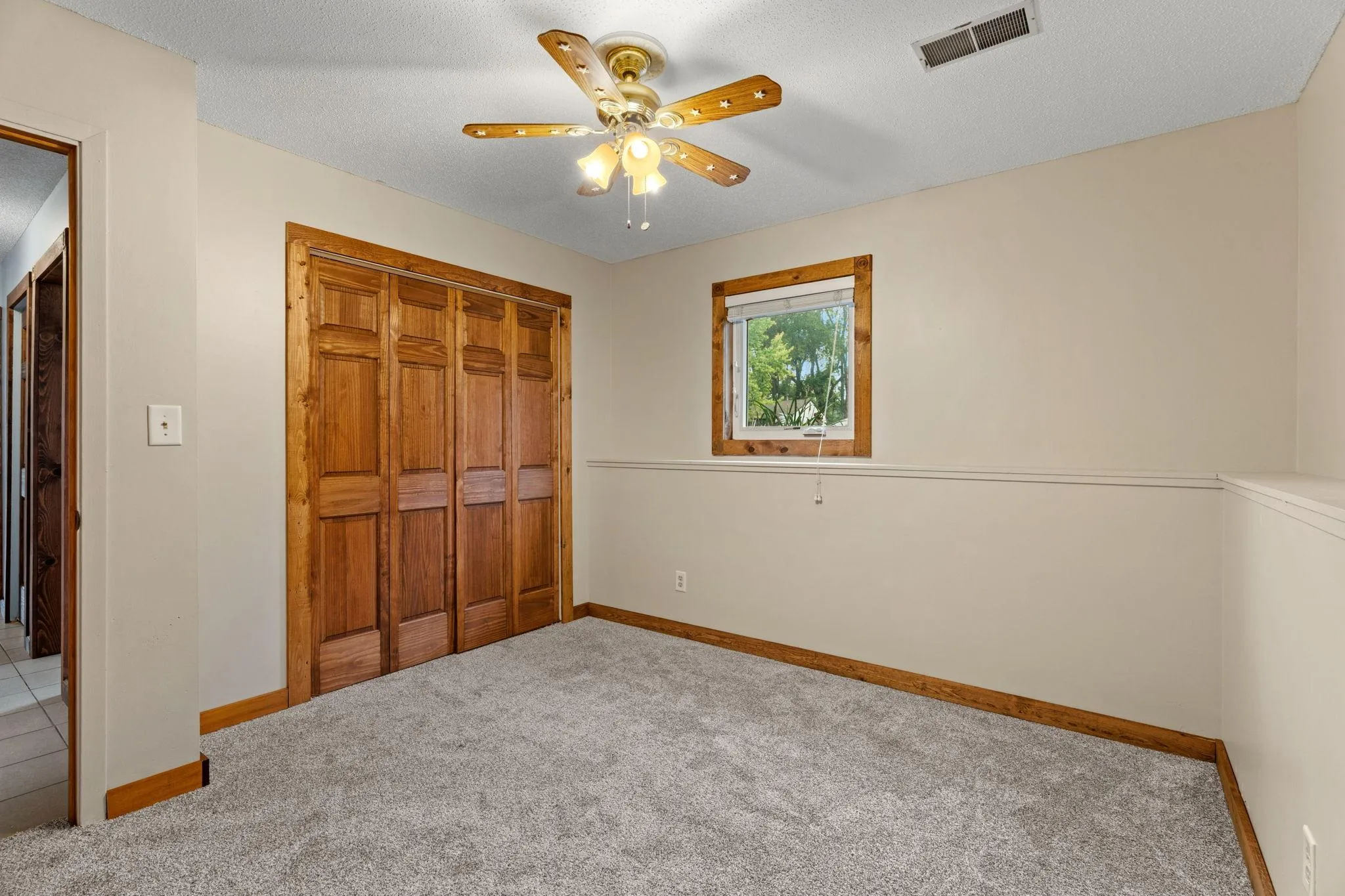 Photo 33 of 680 Hiawatha Avenue