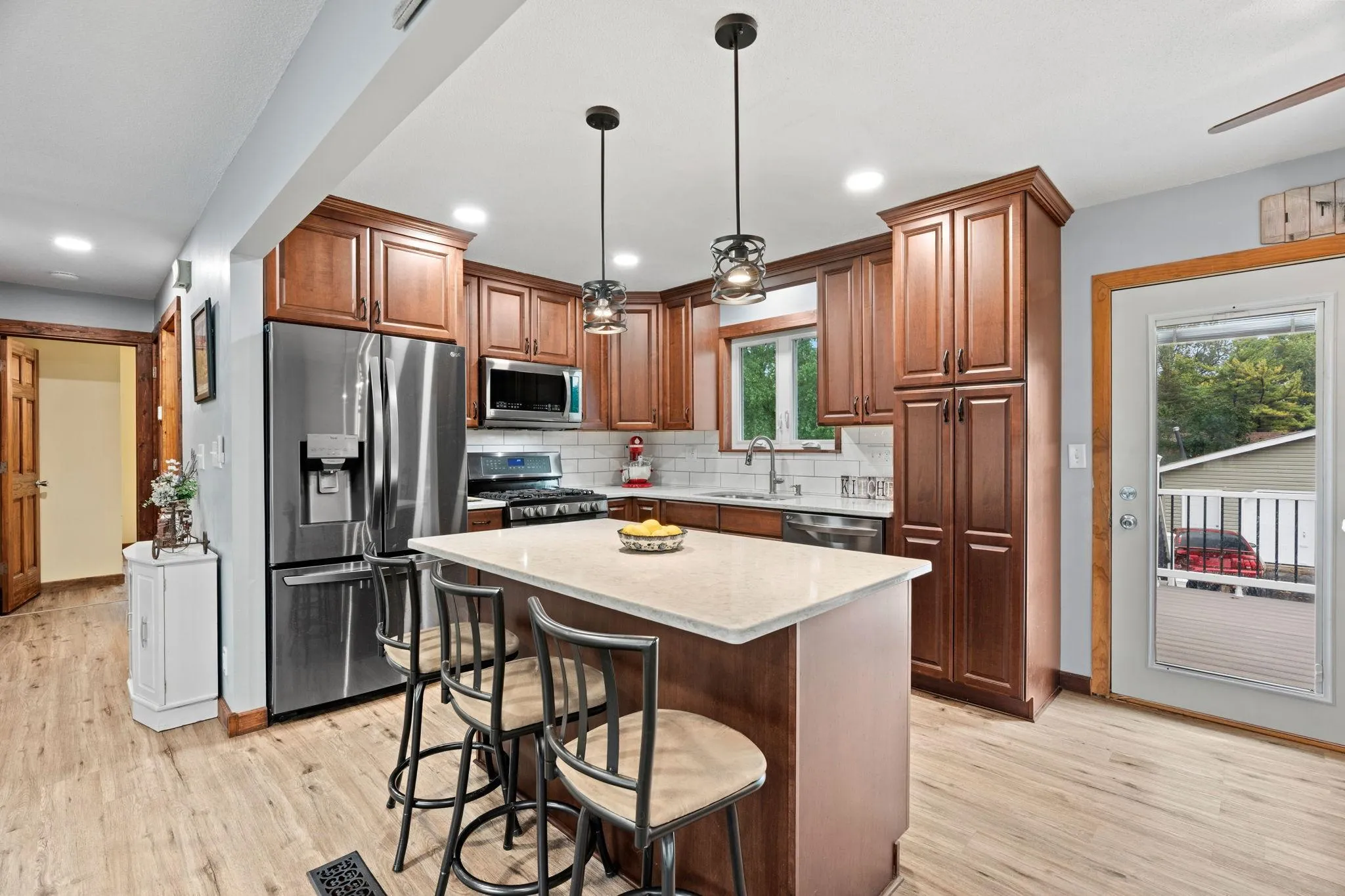Photo 15 of 680 Hiawatha Avenue