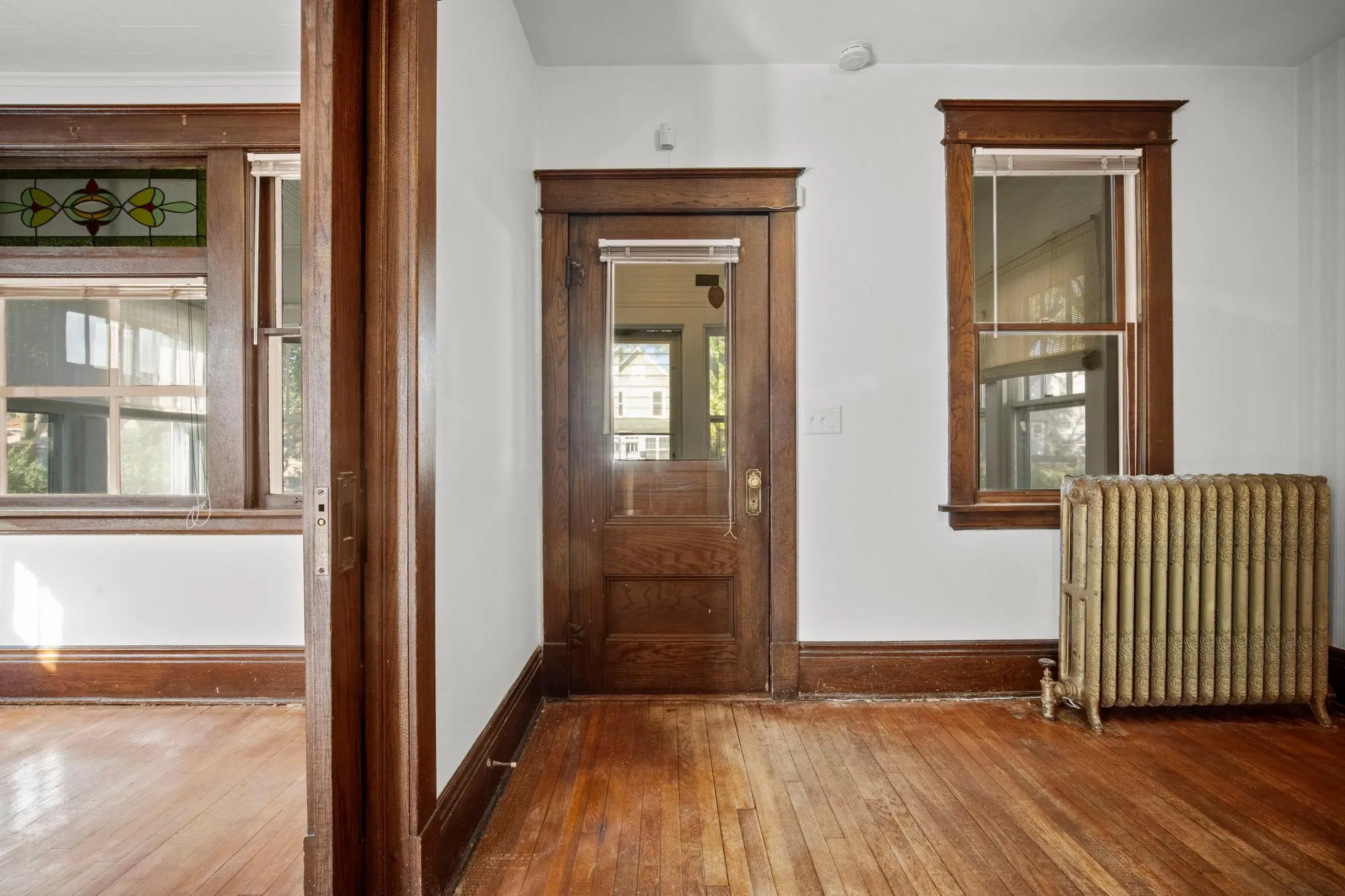 Photo 5 of 1010 Jenks Avenue
