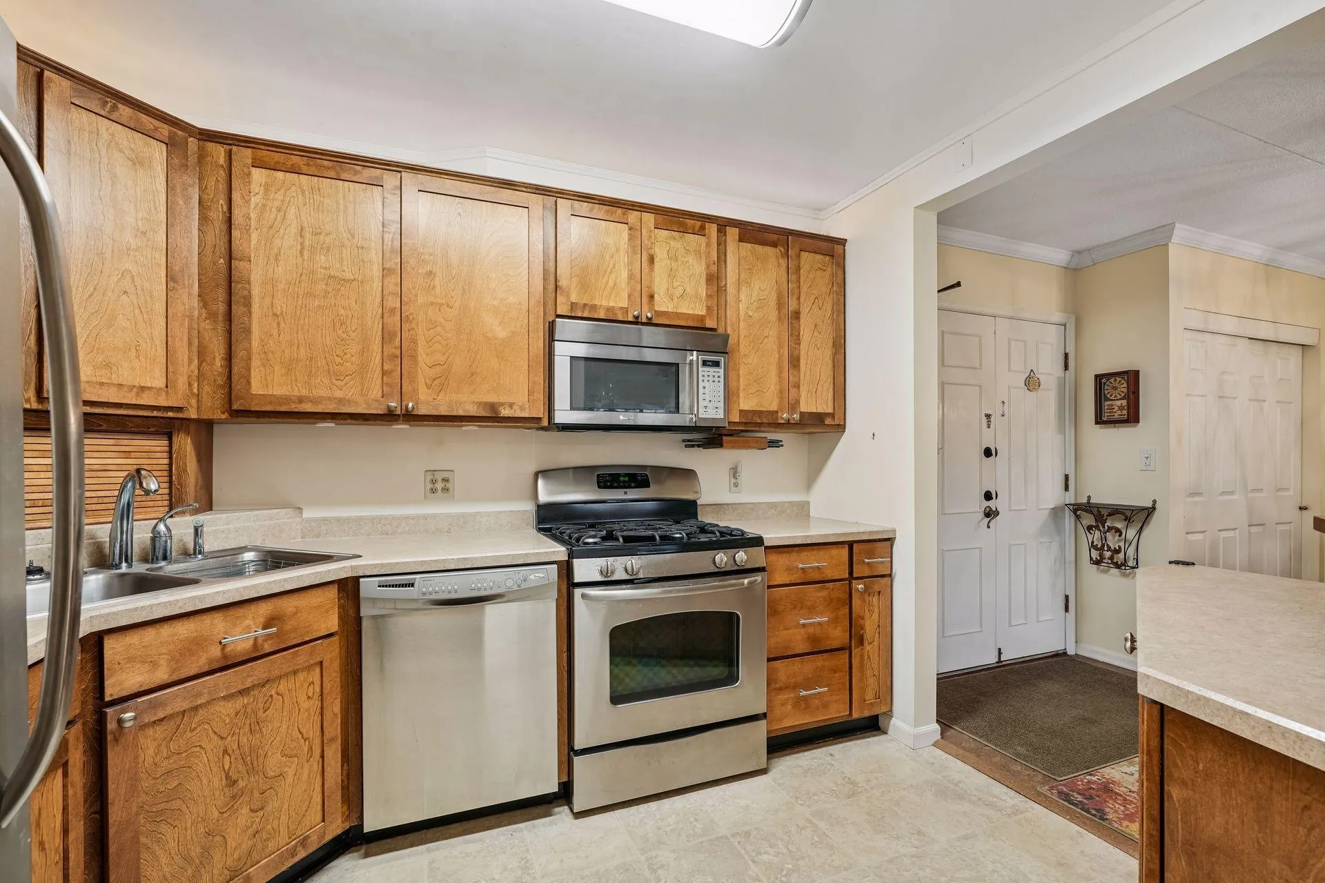 Photo 9 of 6730 Vernon S Avenue Unit 312