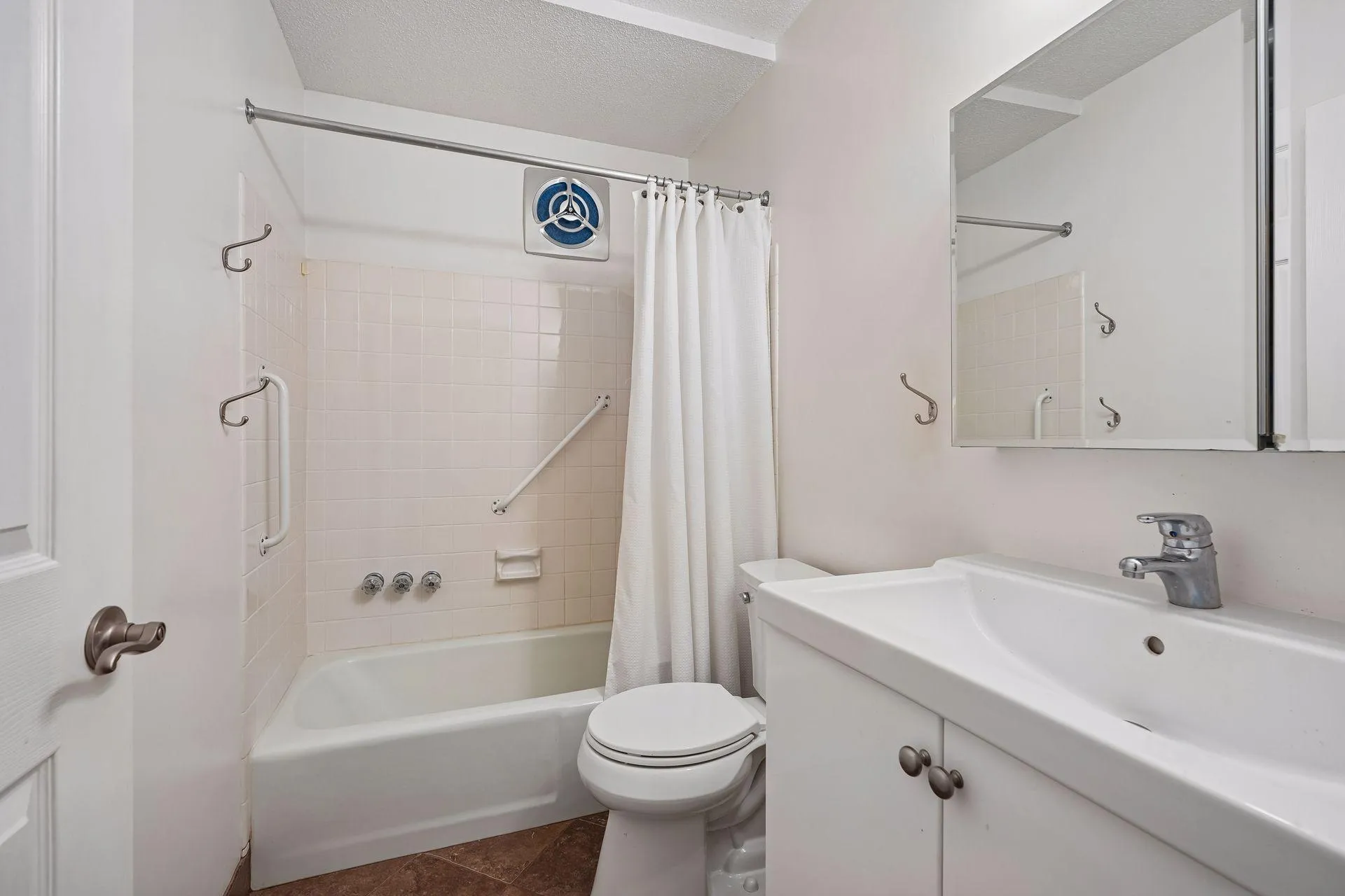 Photo 18 of 6730 Vernon S Avenue Unit 312