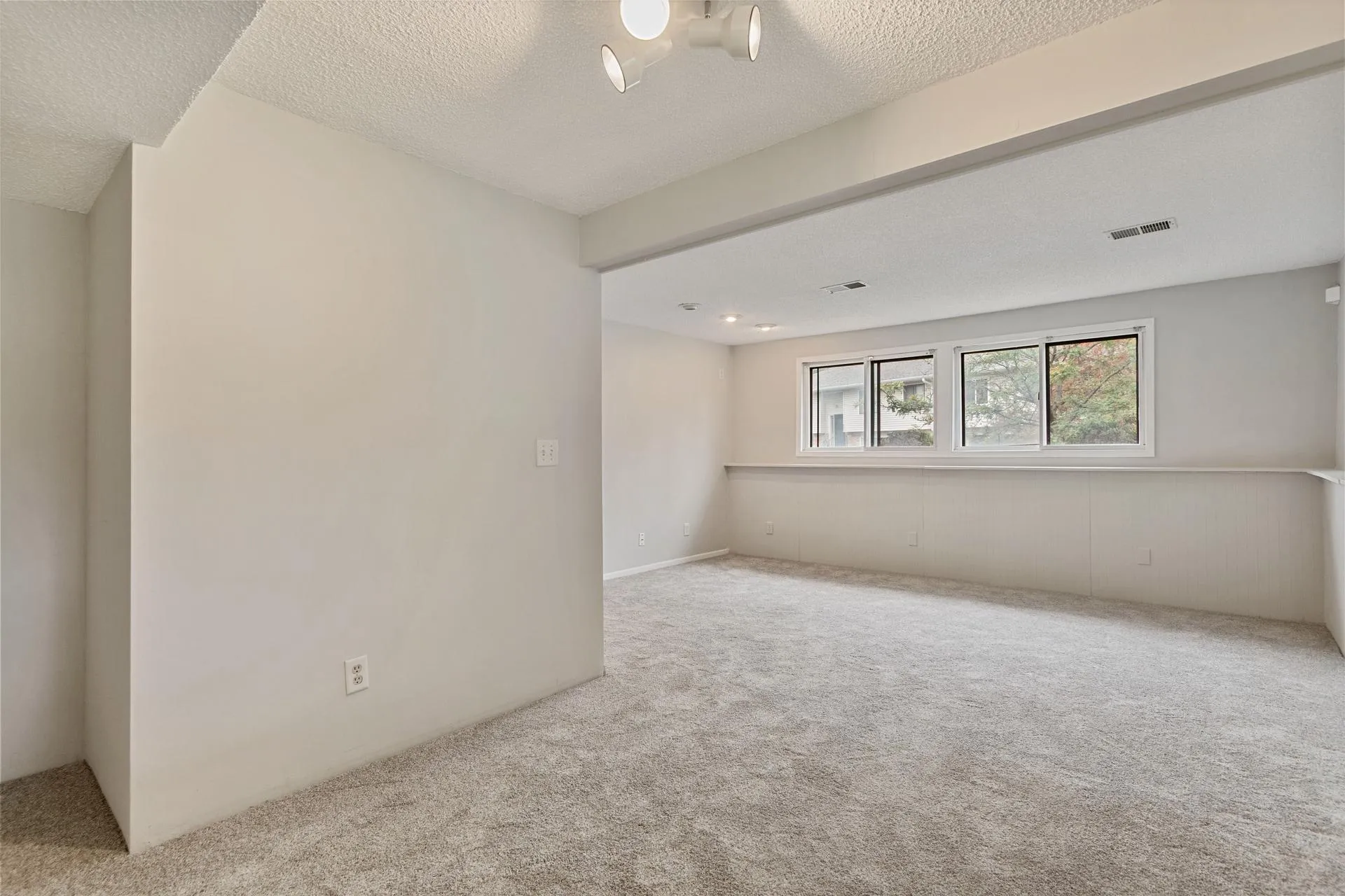 Photo 20 of 866 94th Ne Avenue