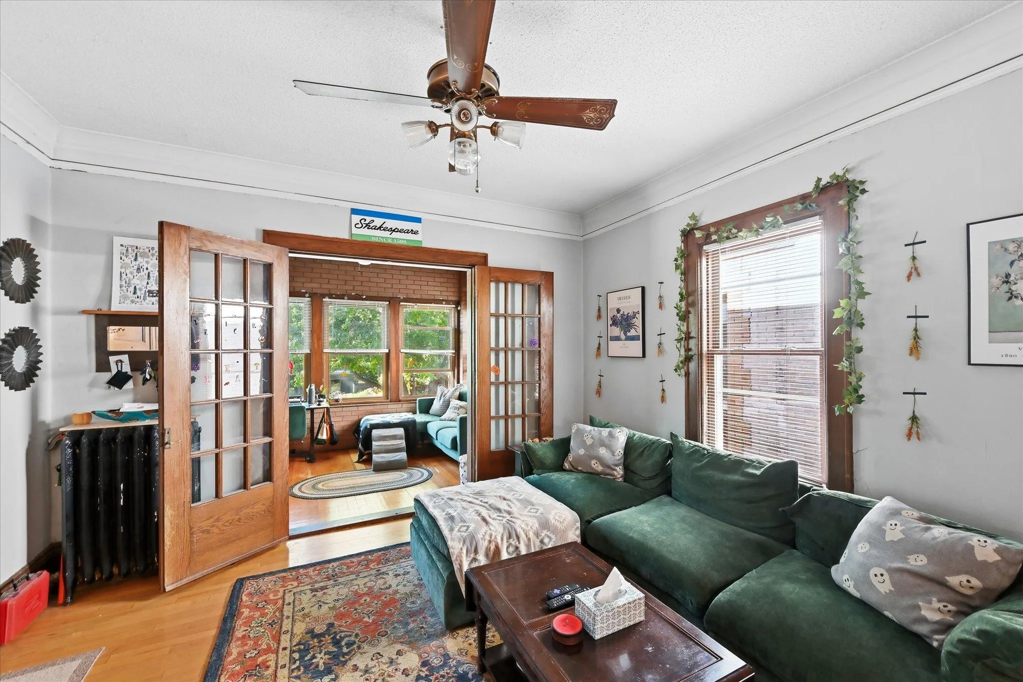 Photo 9 of 3345 Harriet Avenue