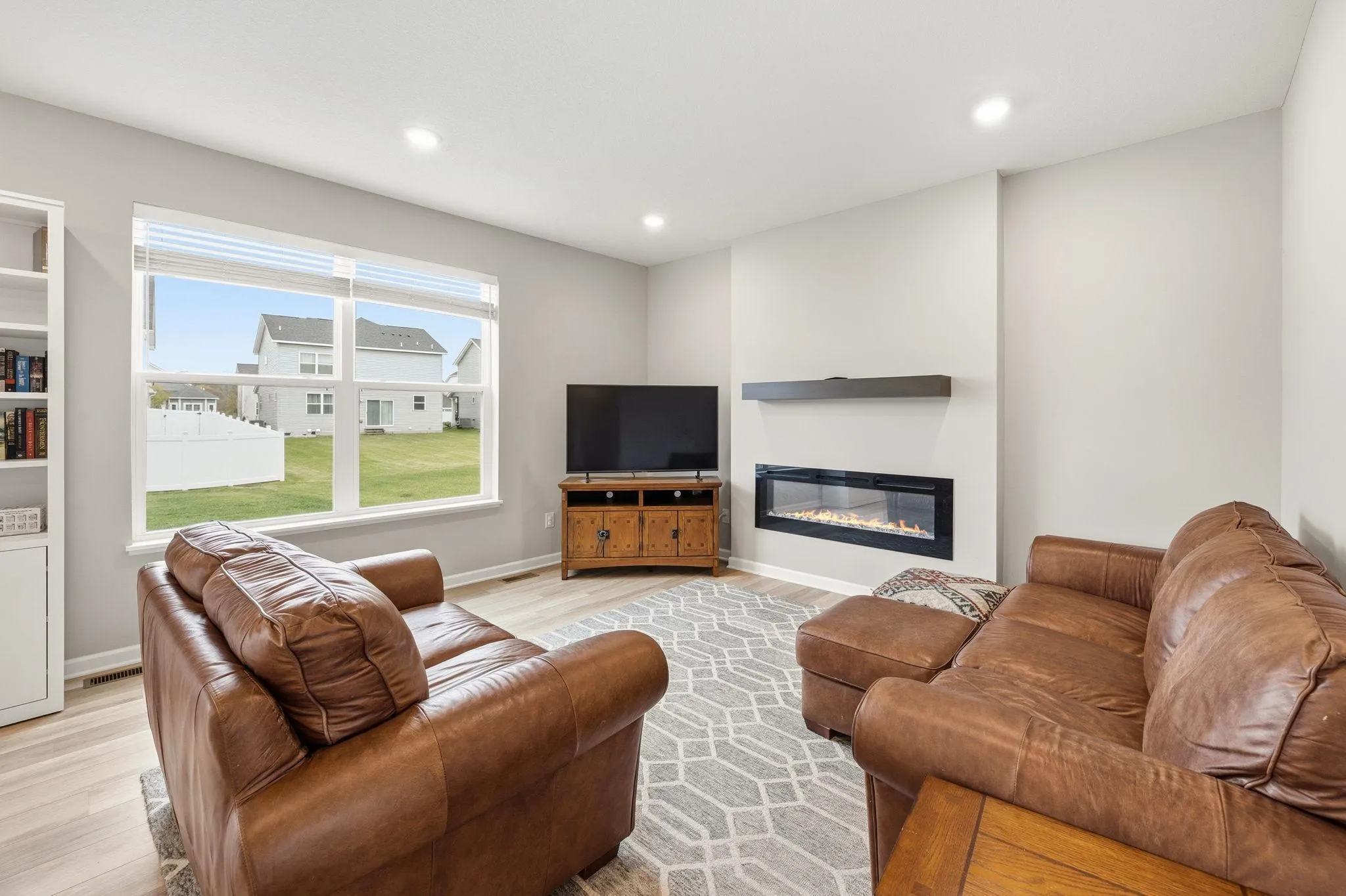 Photo 7 of 24400 Edgewater Lane