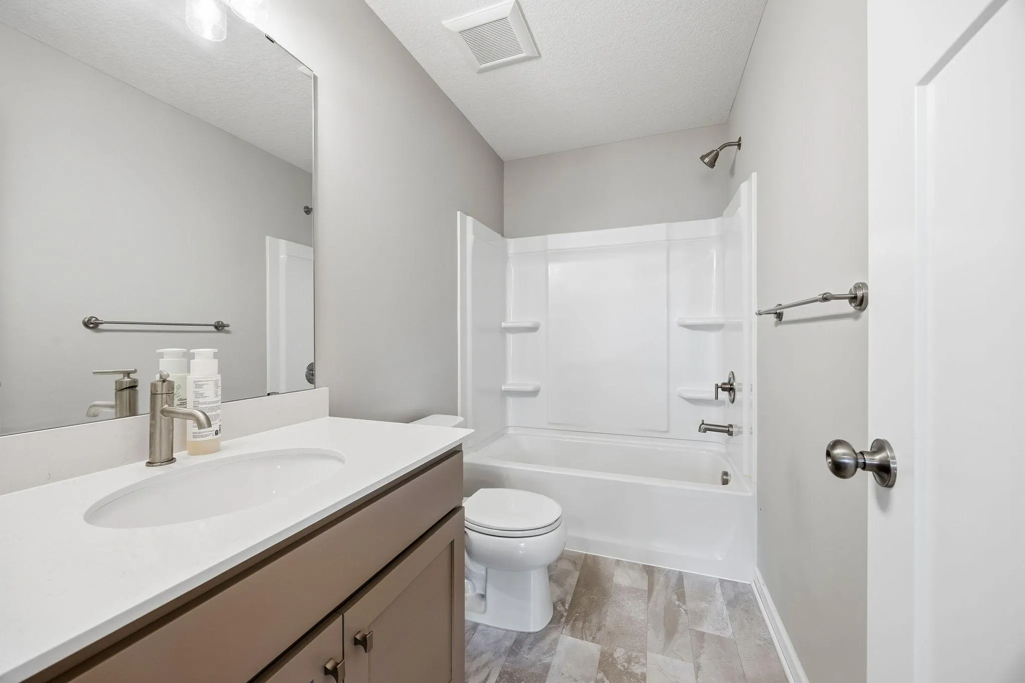 Photo 15 of 24400 Edgewater Lane