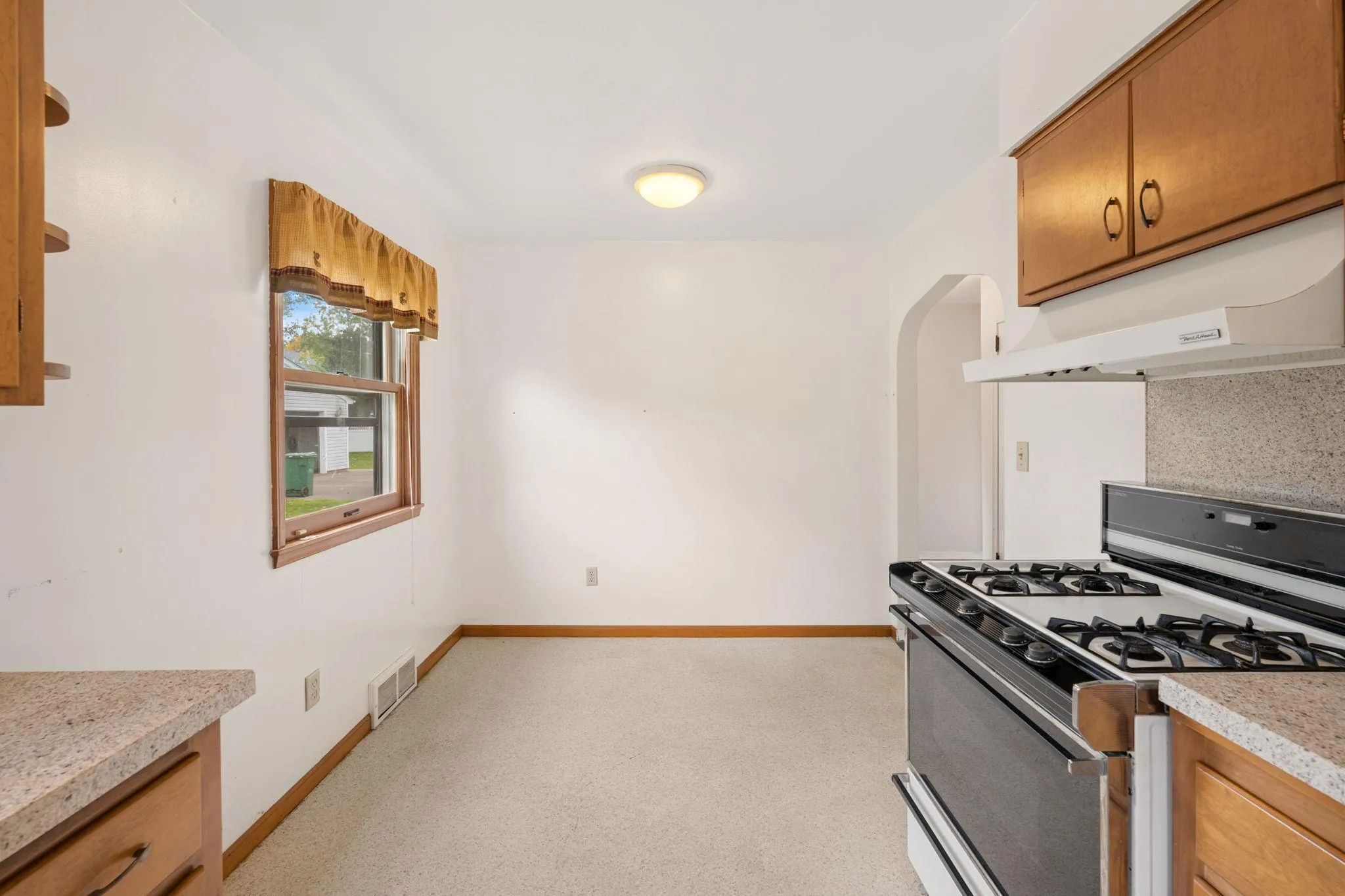 Photo 11 of 6309 13th S Avenue