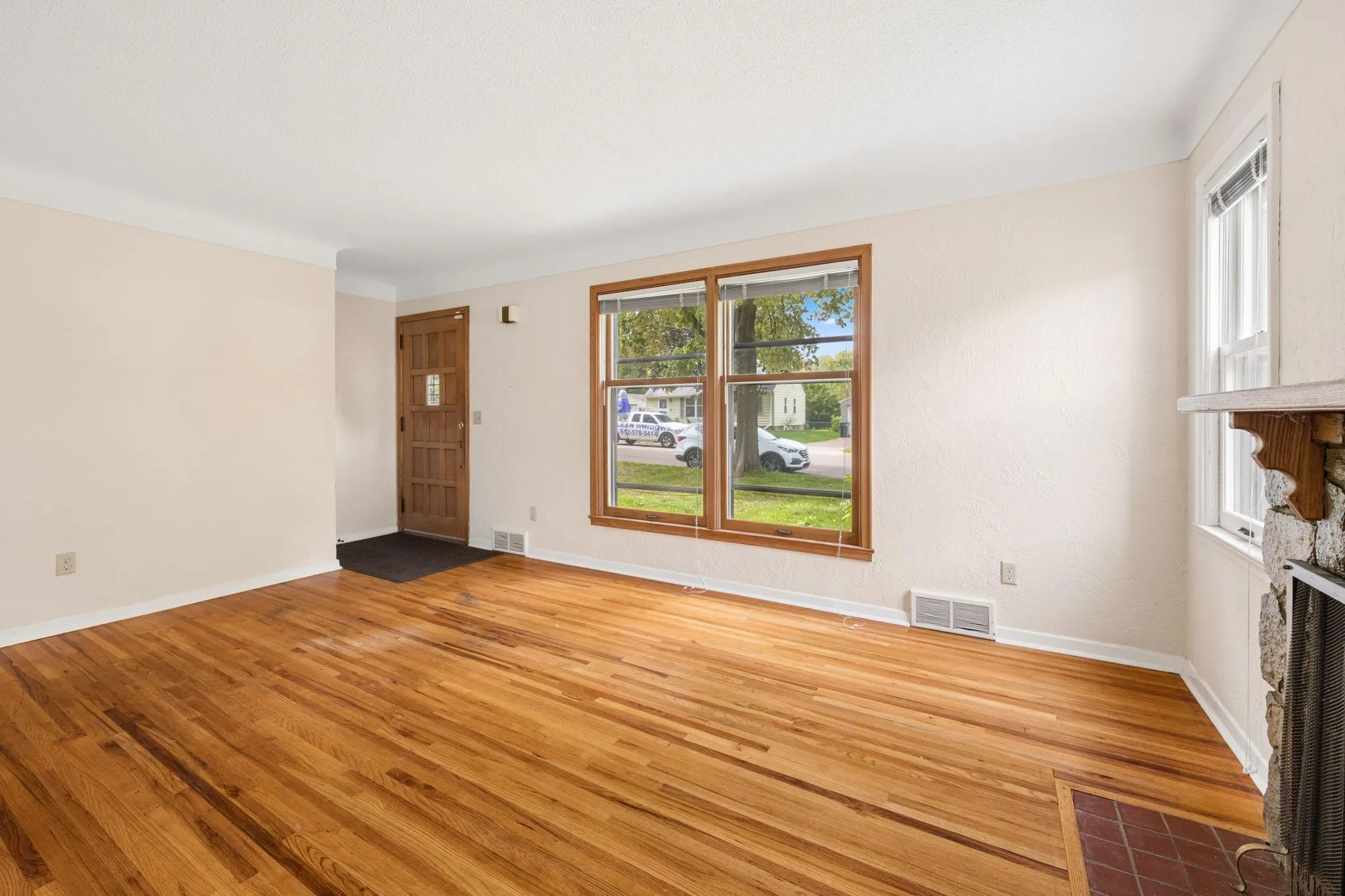 Photo 3 of 6309 13th S Avenue