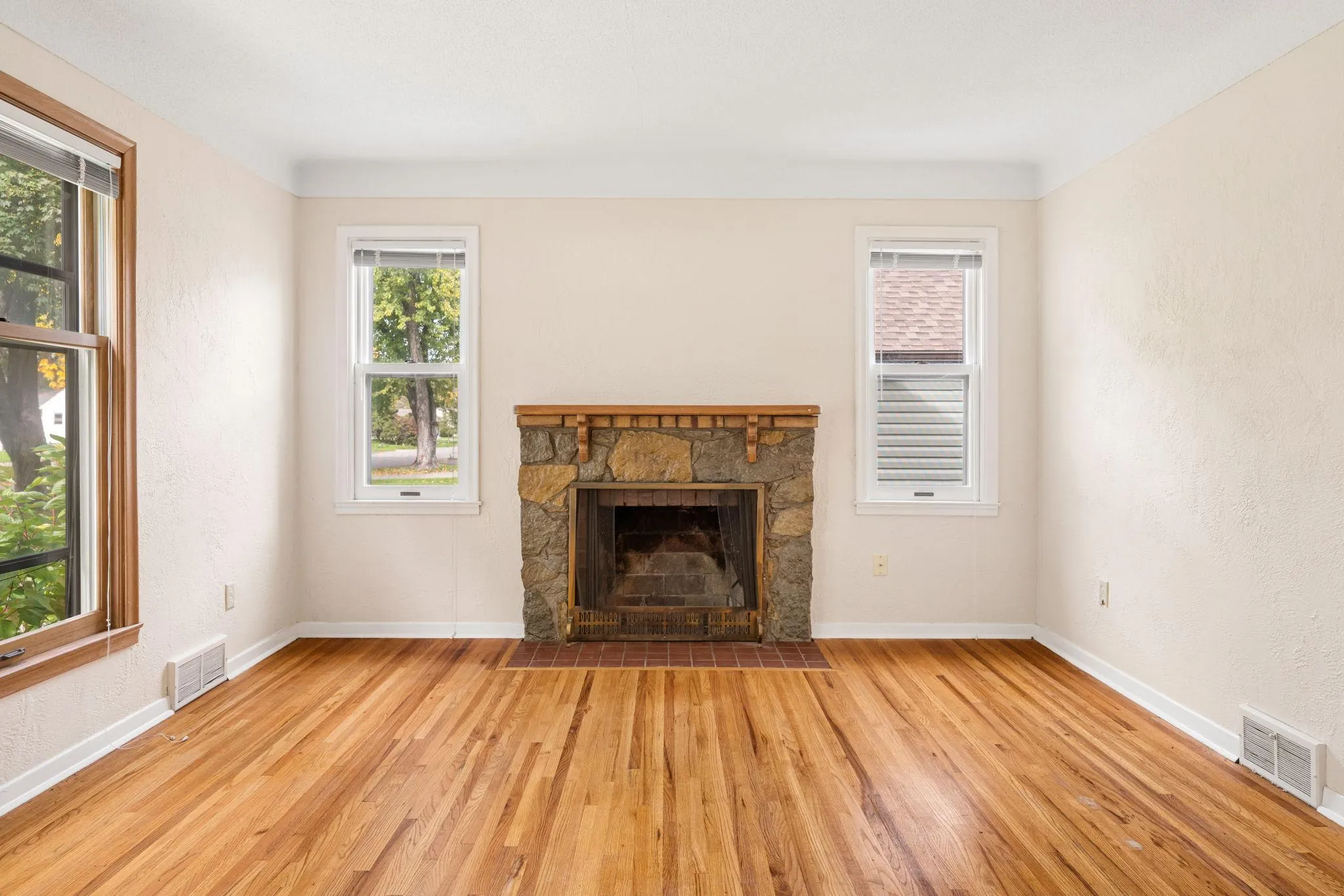 Photo 5 of 6309 13th S Avenue