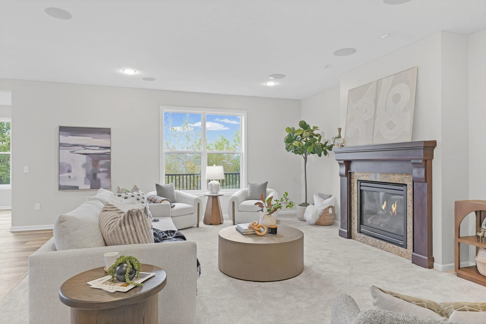 Photo 3 of 18072 Hyde Park Avenue
