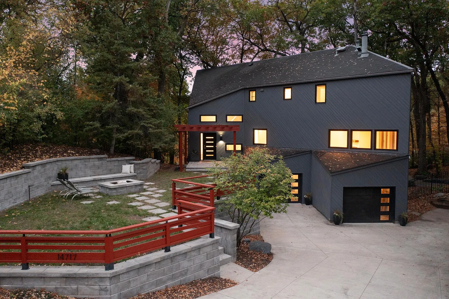 Photo 3 of 14717 Minnehaha Place