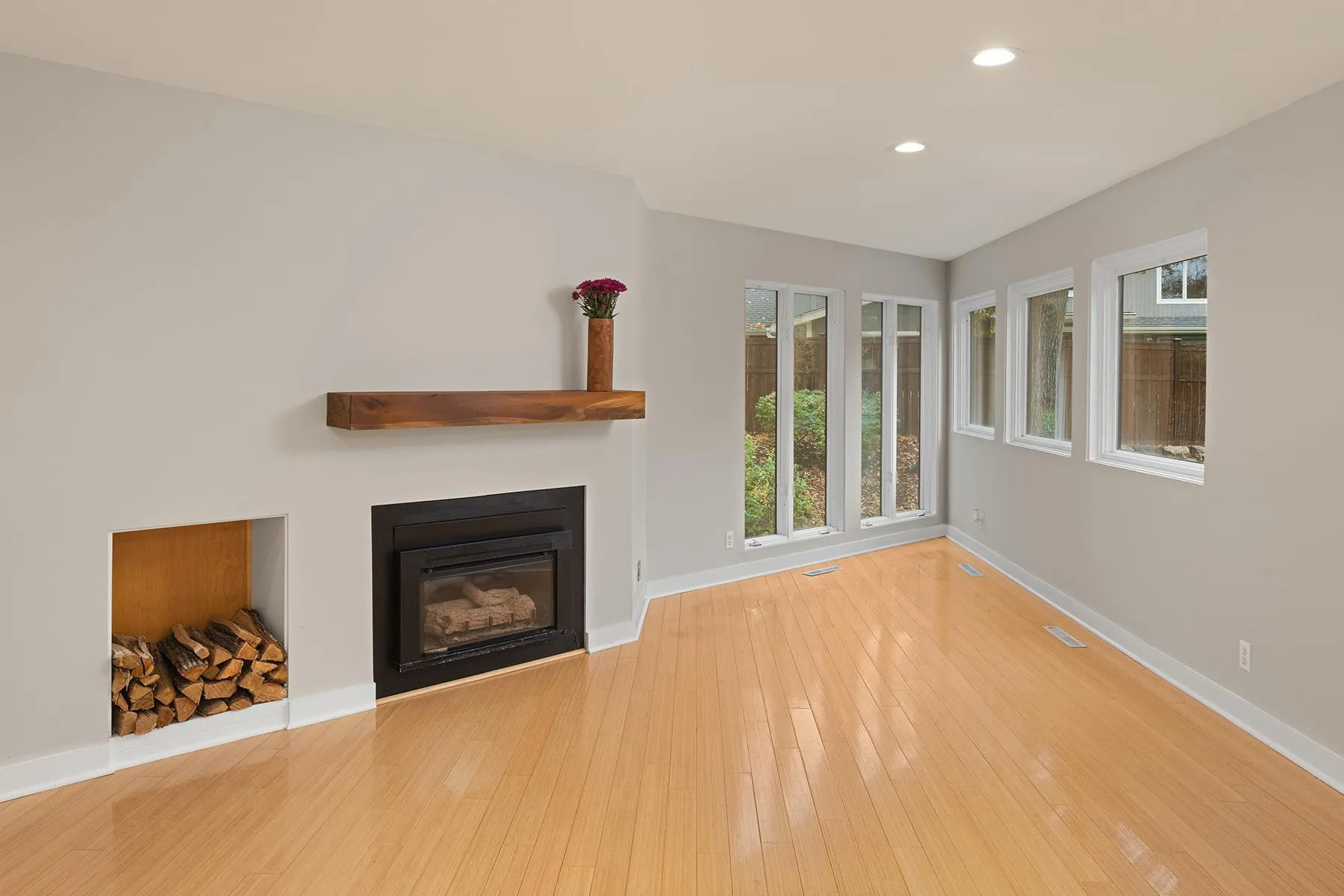 Photo 6 of 14717 Minnehaha Place