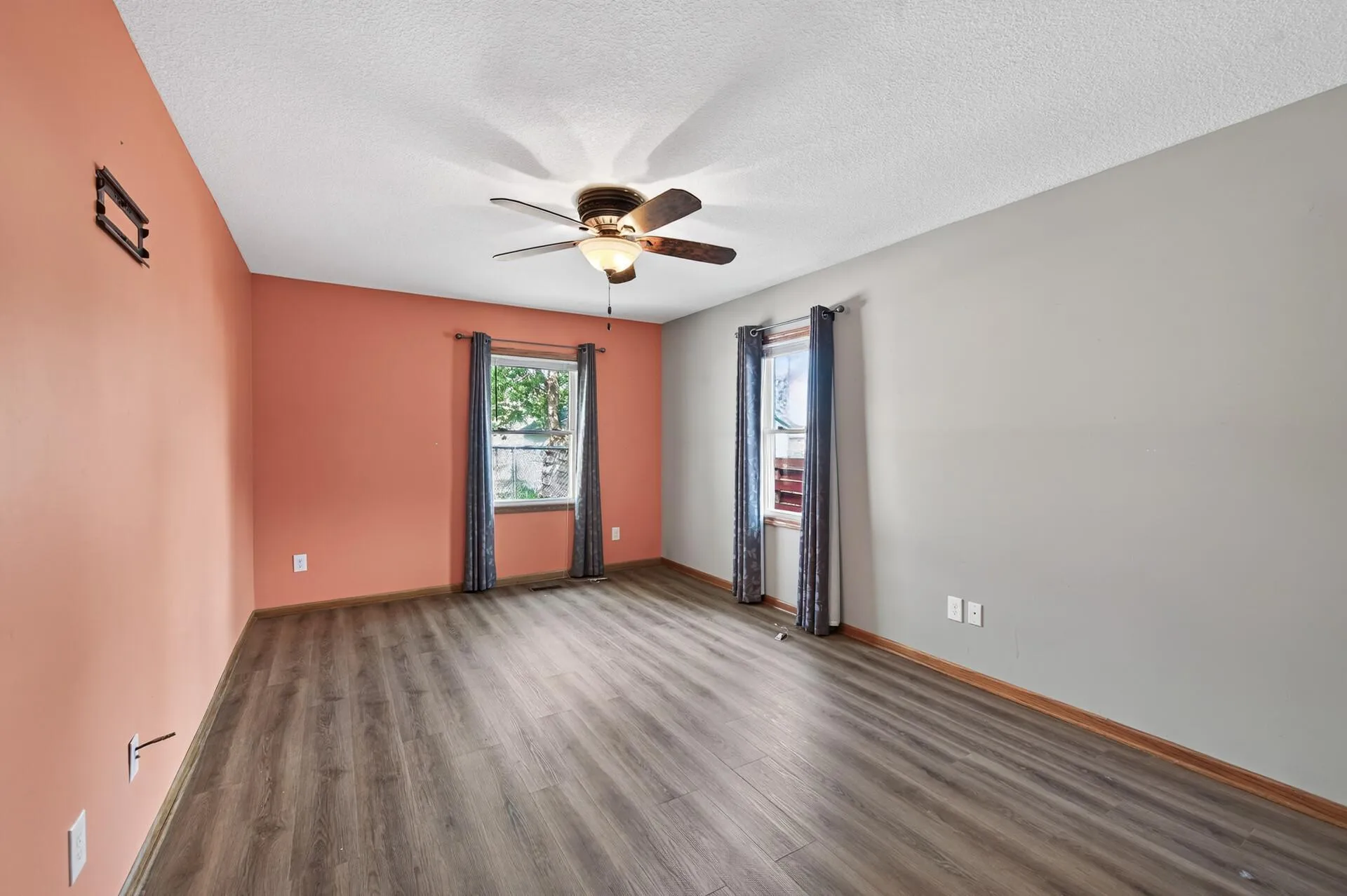 Photo 12 of 4422 Madison Ne Street