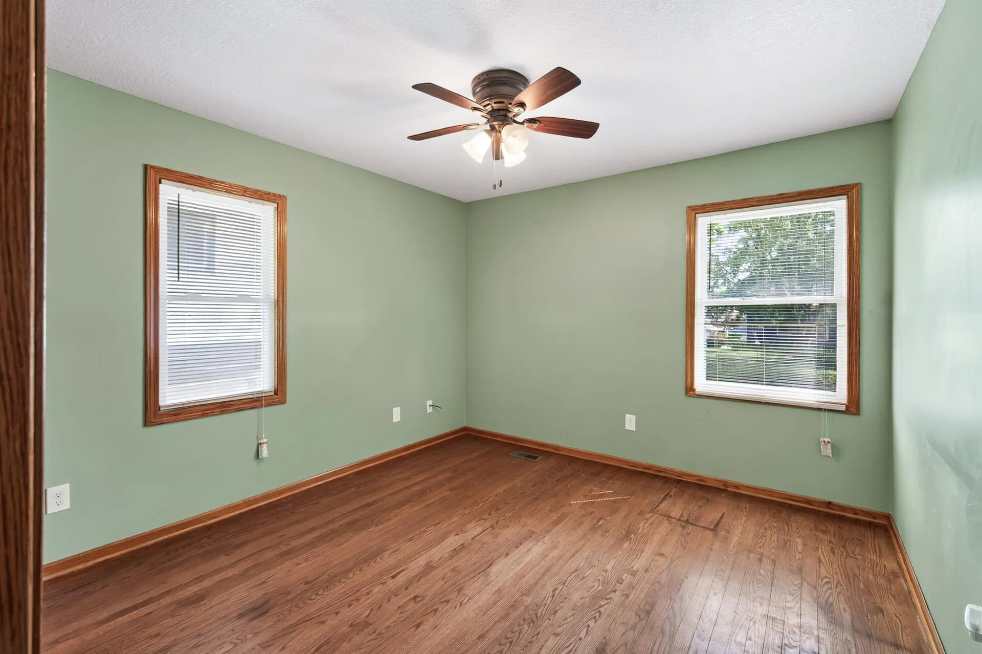 Photo 15 of 4422 Madison Ne Street