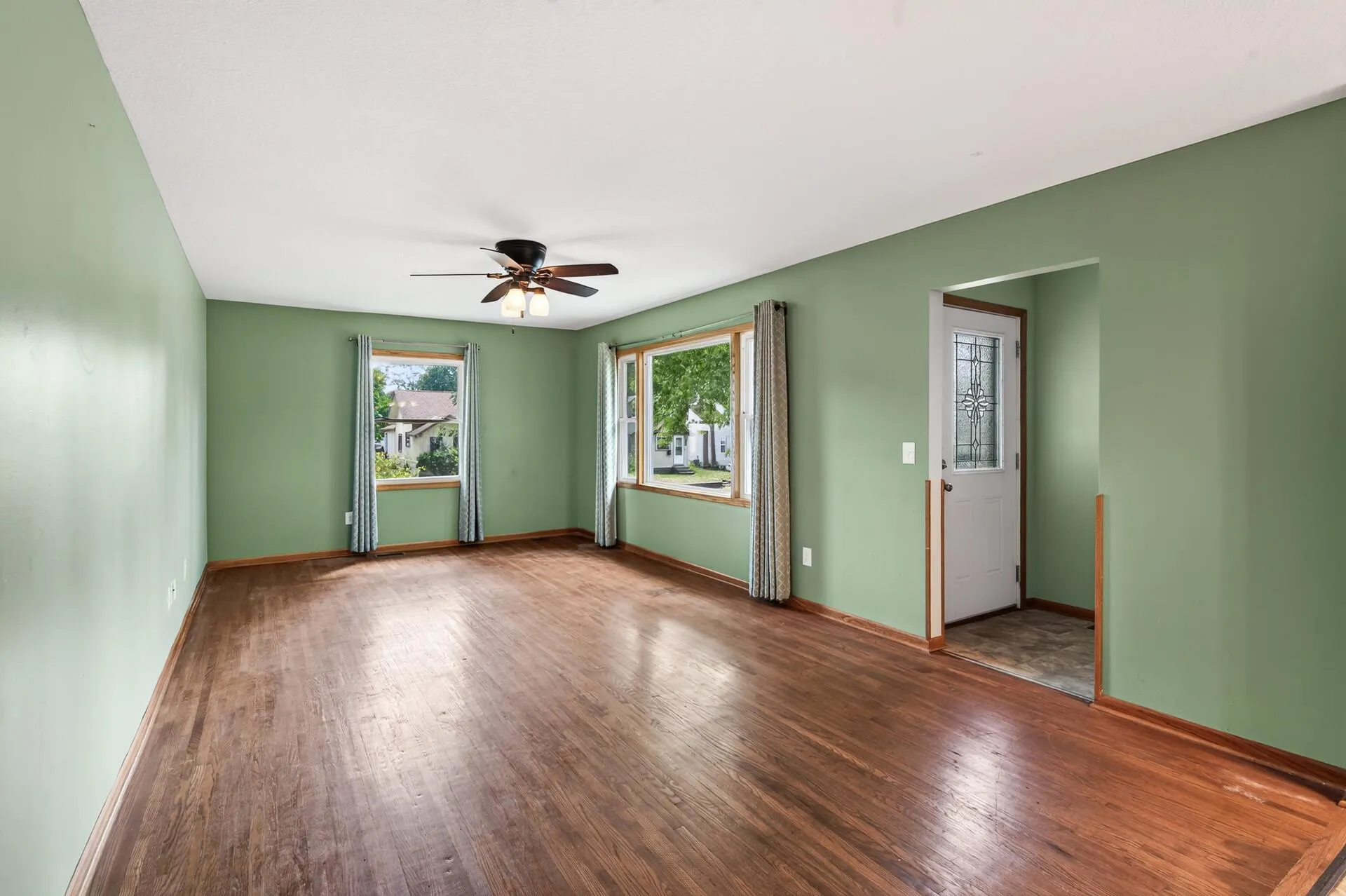 Photo 11 of 4422 Madison Ne Street