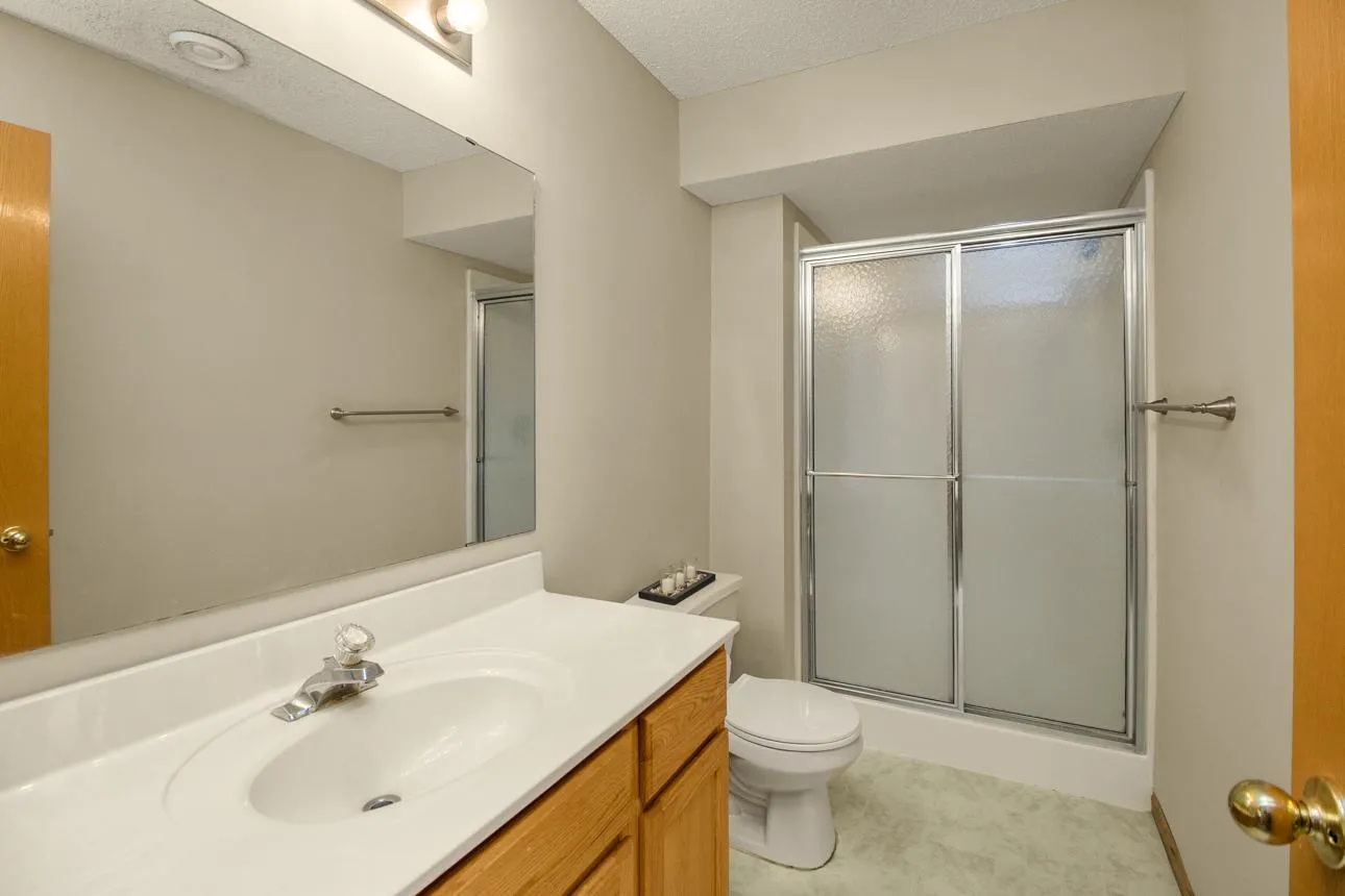 Photo 12 of 636 35th W Street