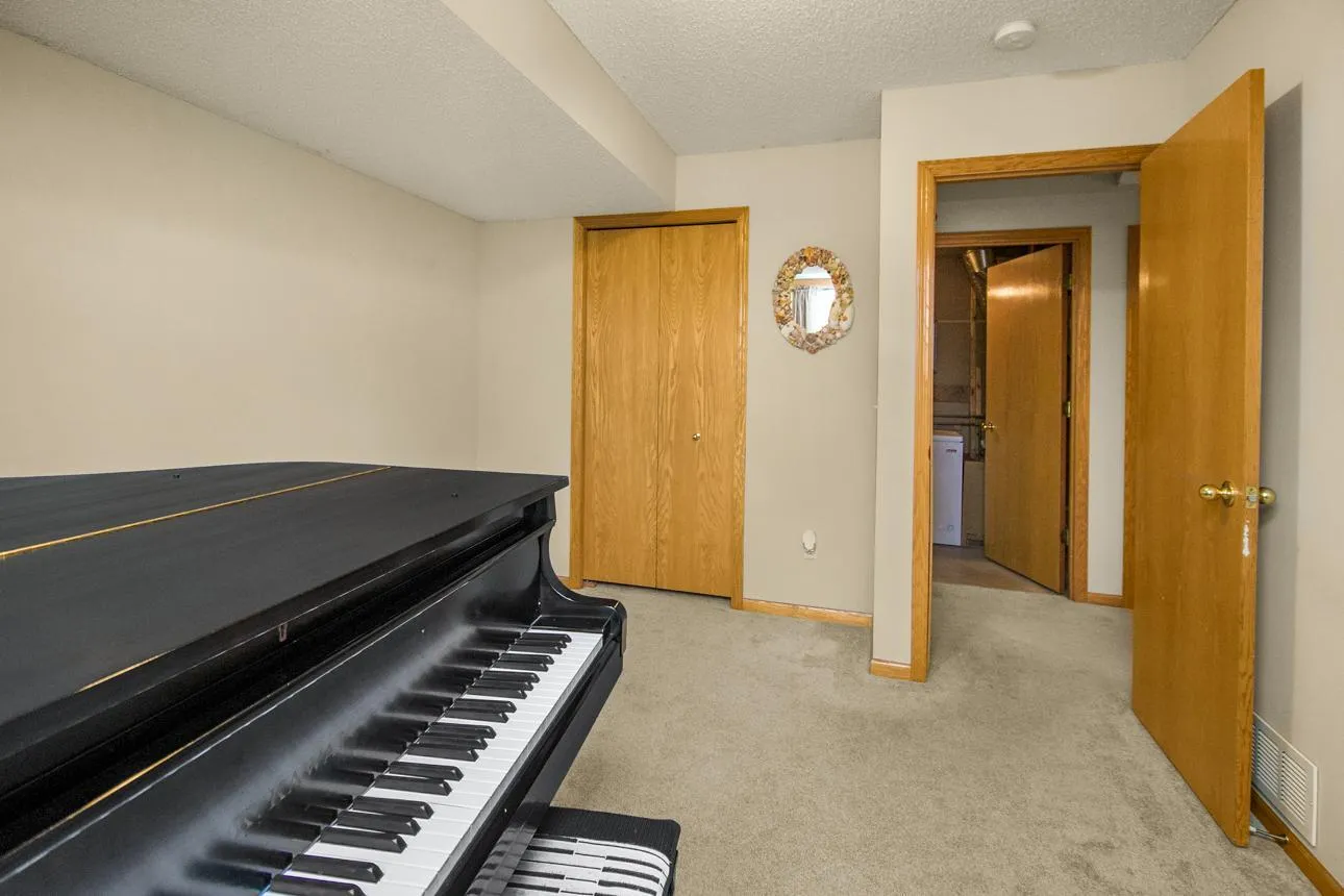 Photo 11 of 636 35th W Street