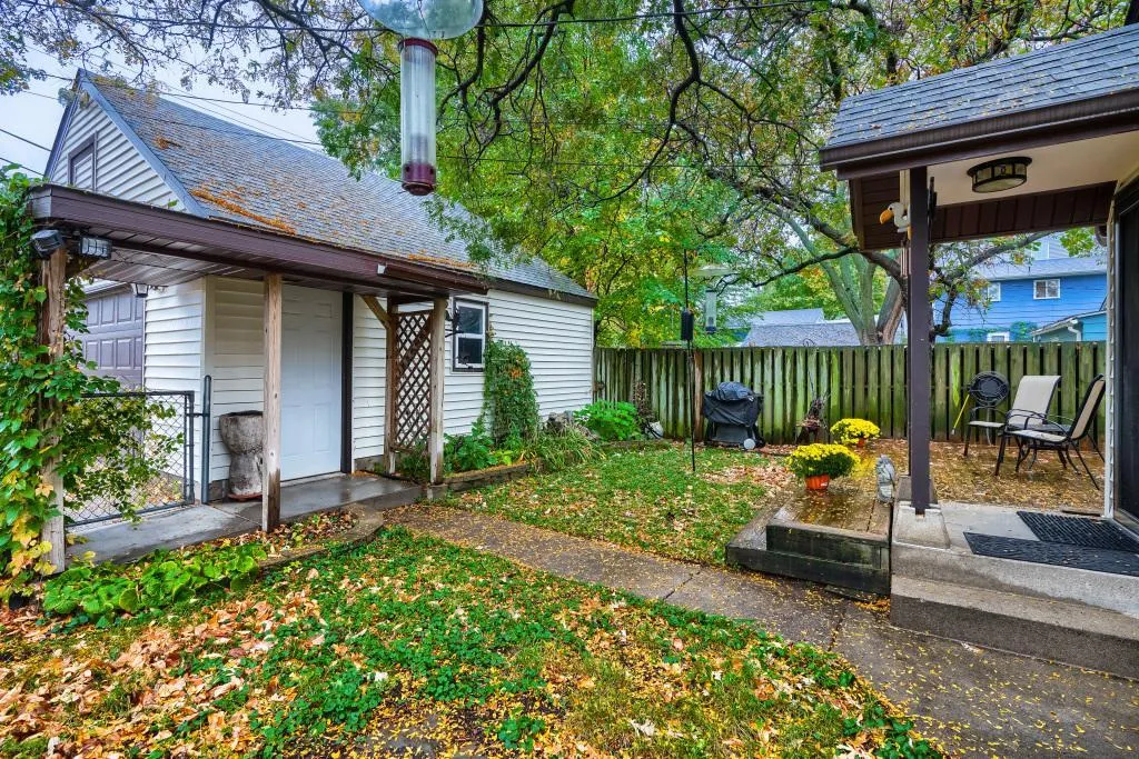 Photo 27 of 1601 Blackstone Avenue