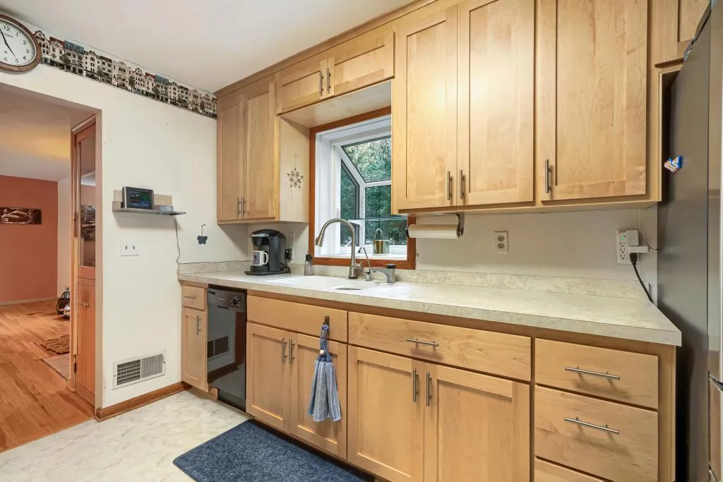 Photo 13 of 1601 Blackstone Avenue