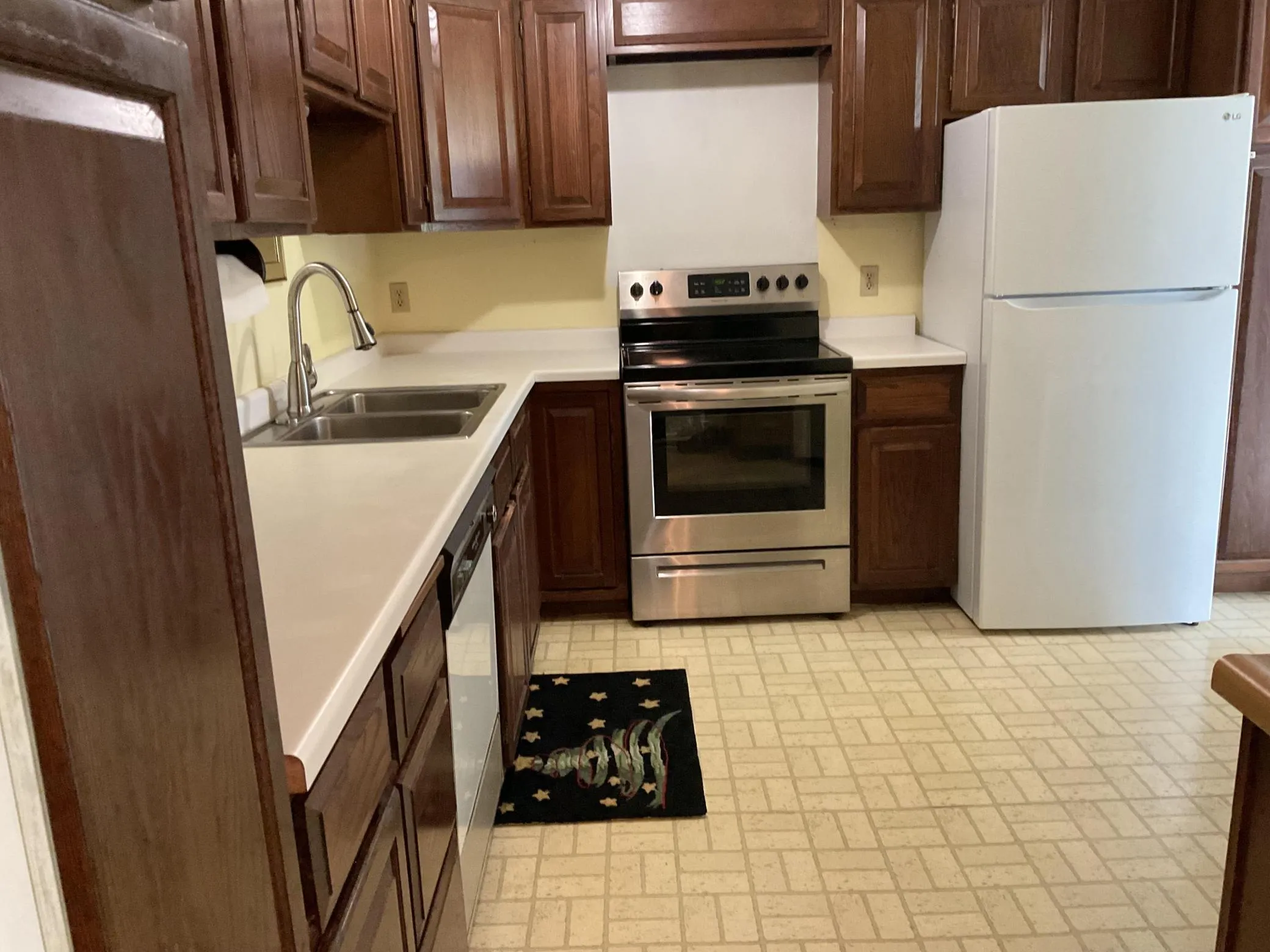 Photo 5 of 7200 York S Avenue Unit 101