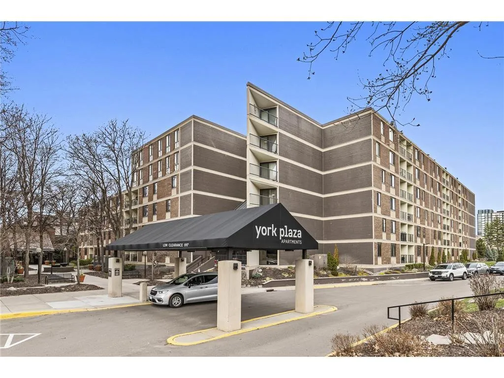 Photo 31 of 7200 York S Avenue Unit 101
