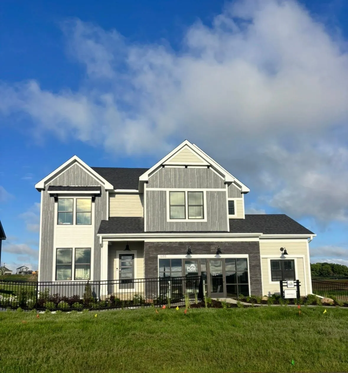 Photo 2 of 3722 Holbrook Drive