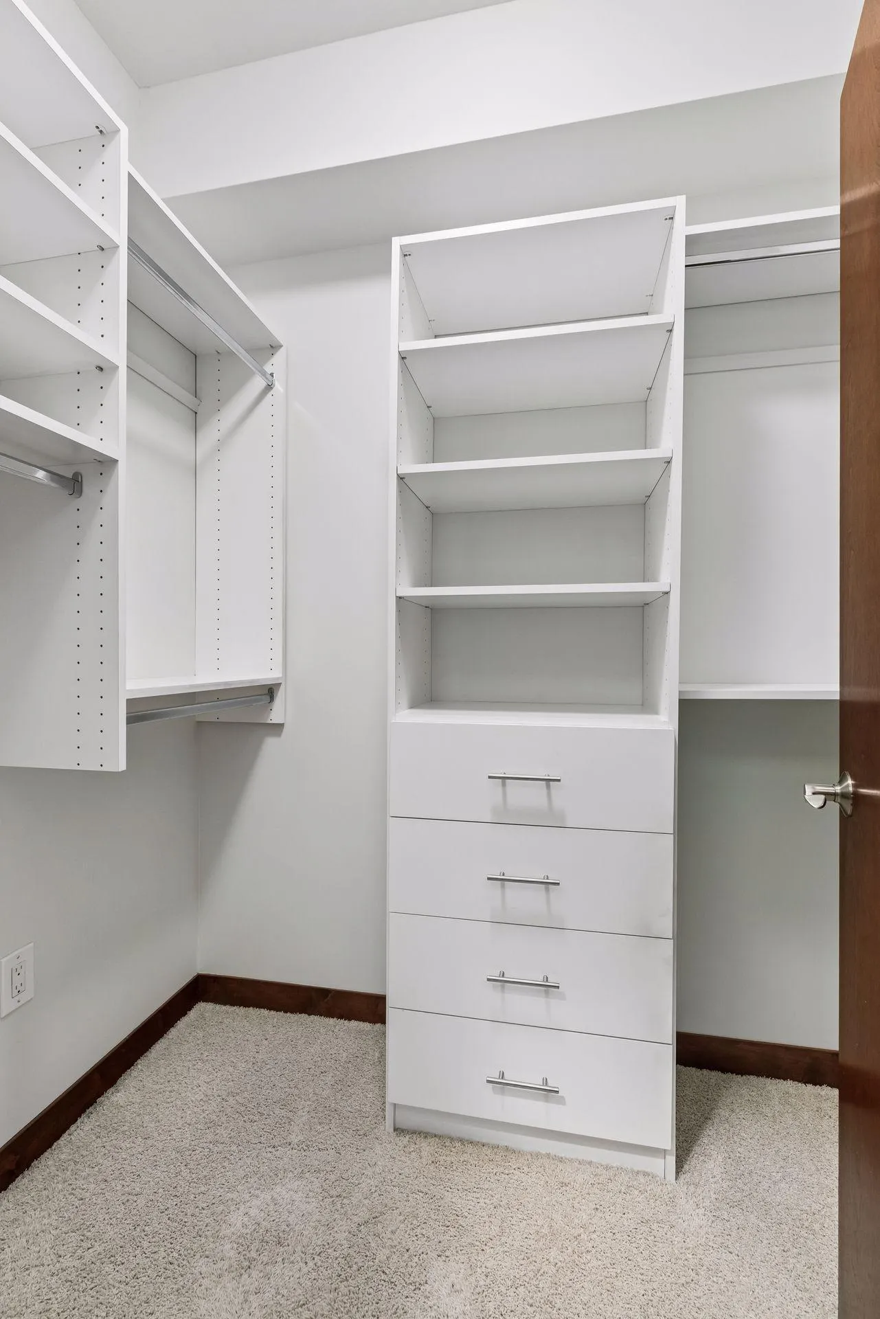 Photo 16 of 317 Groveland Avenue Unit 116